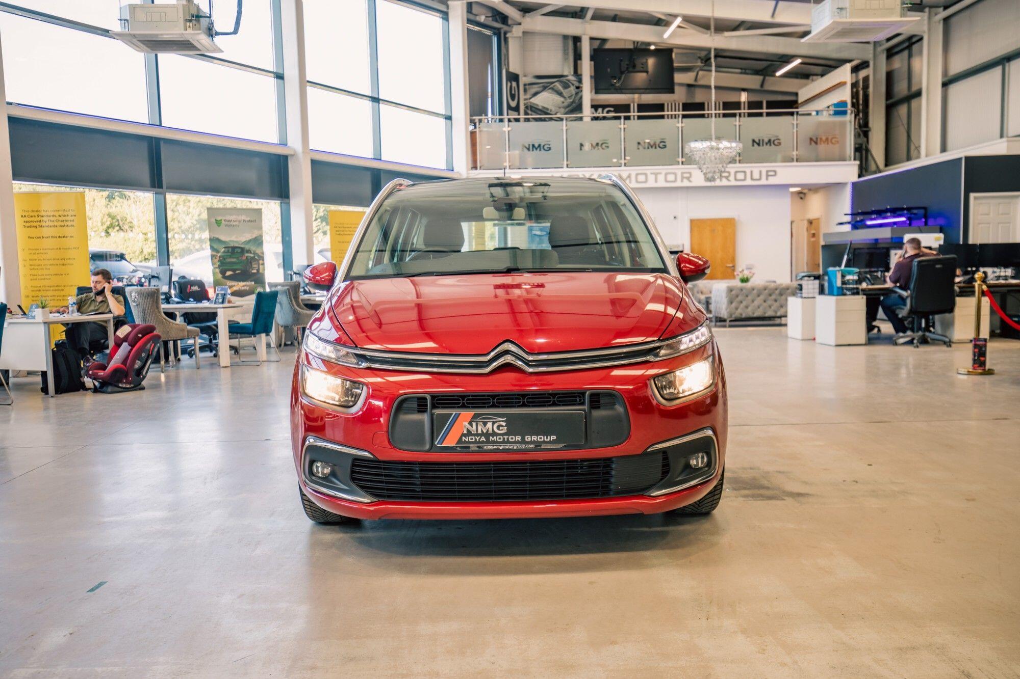 Citroen Grand C4 Spacetourer view 9