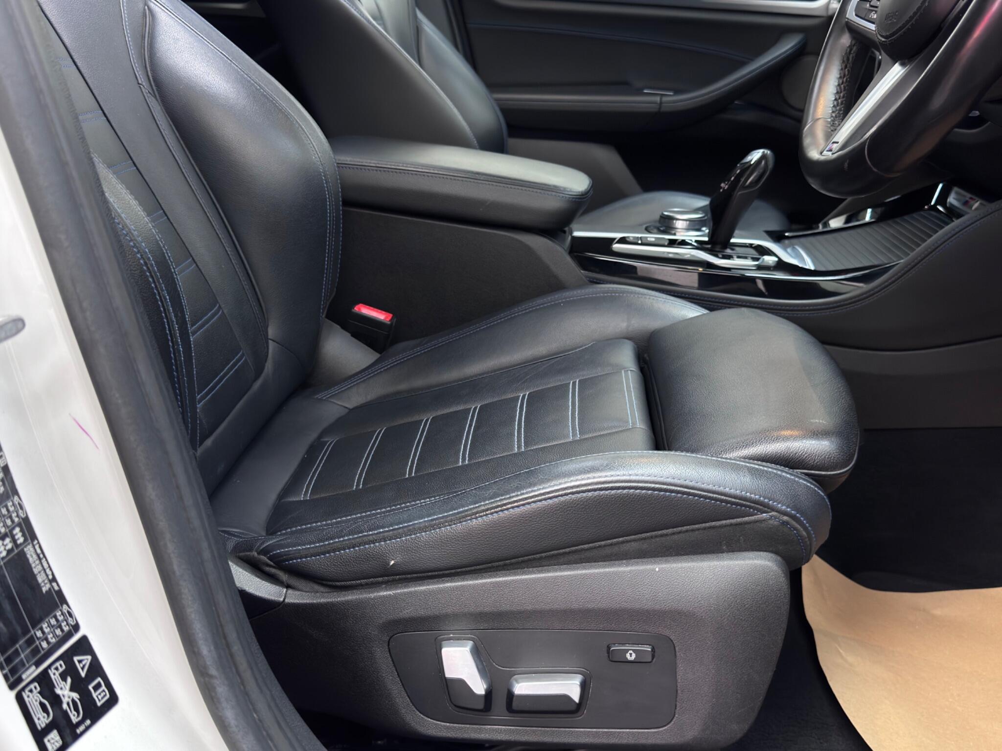 BMW X4 view 25