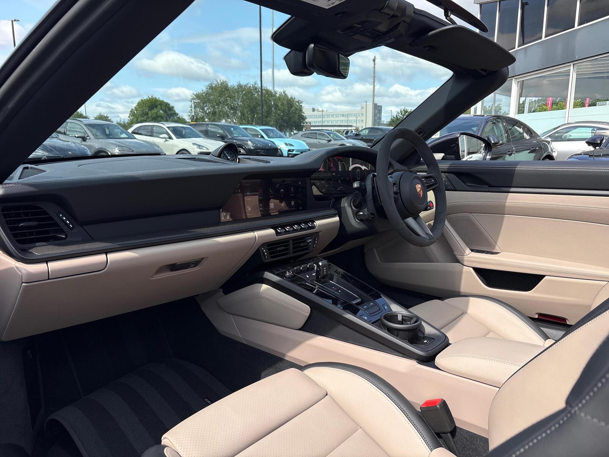 Porsche 911 view 21