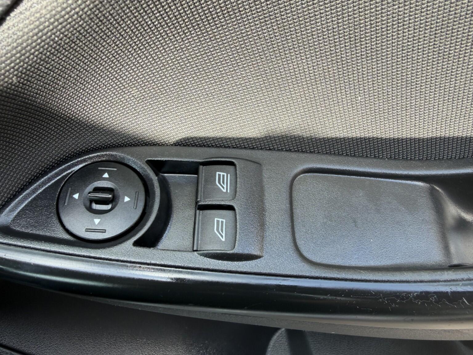 Ford Focus view 27