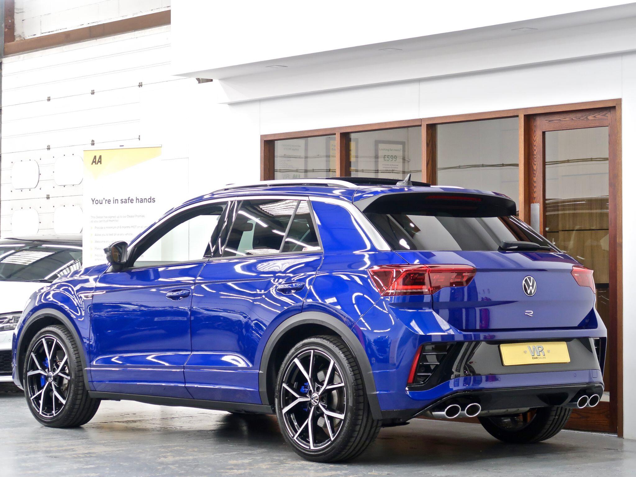 Volkswagen T-Roc view 3