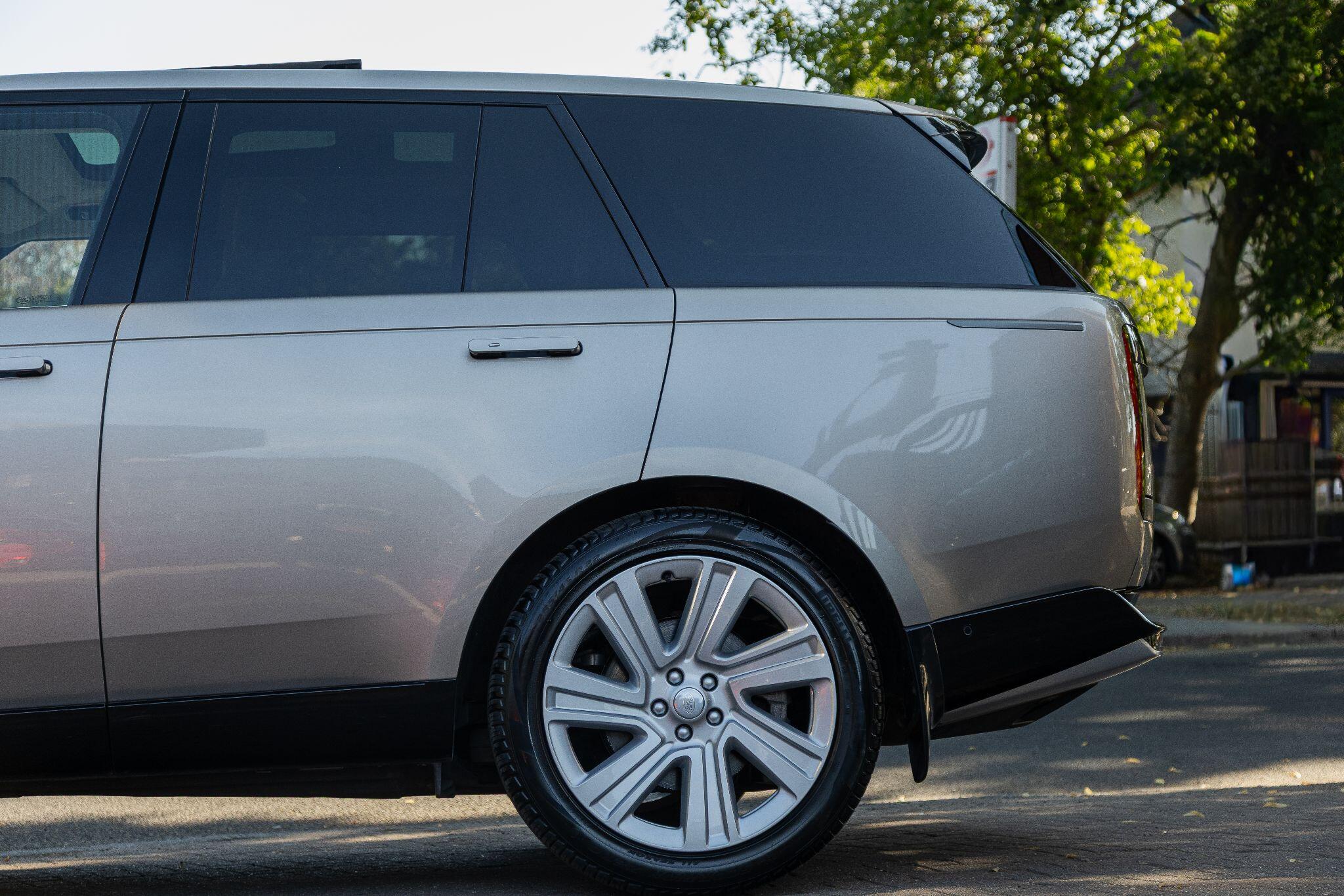 Land Rover Range Rover view 25