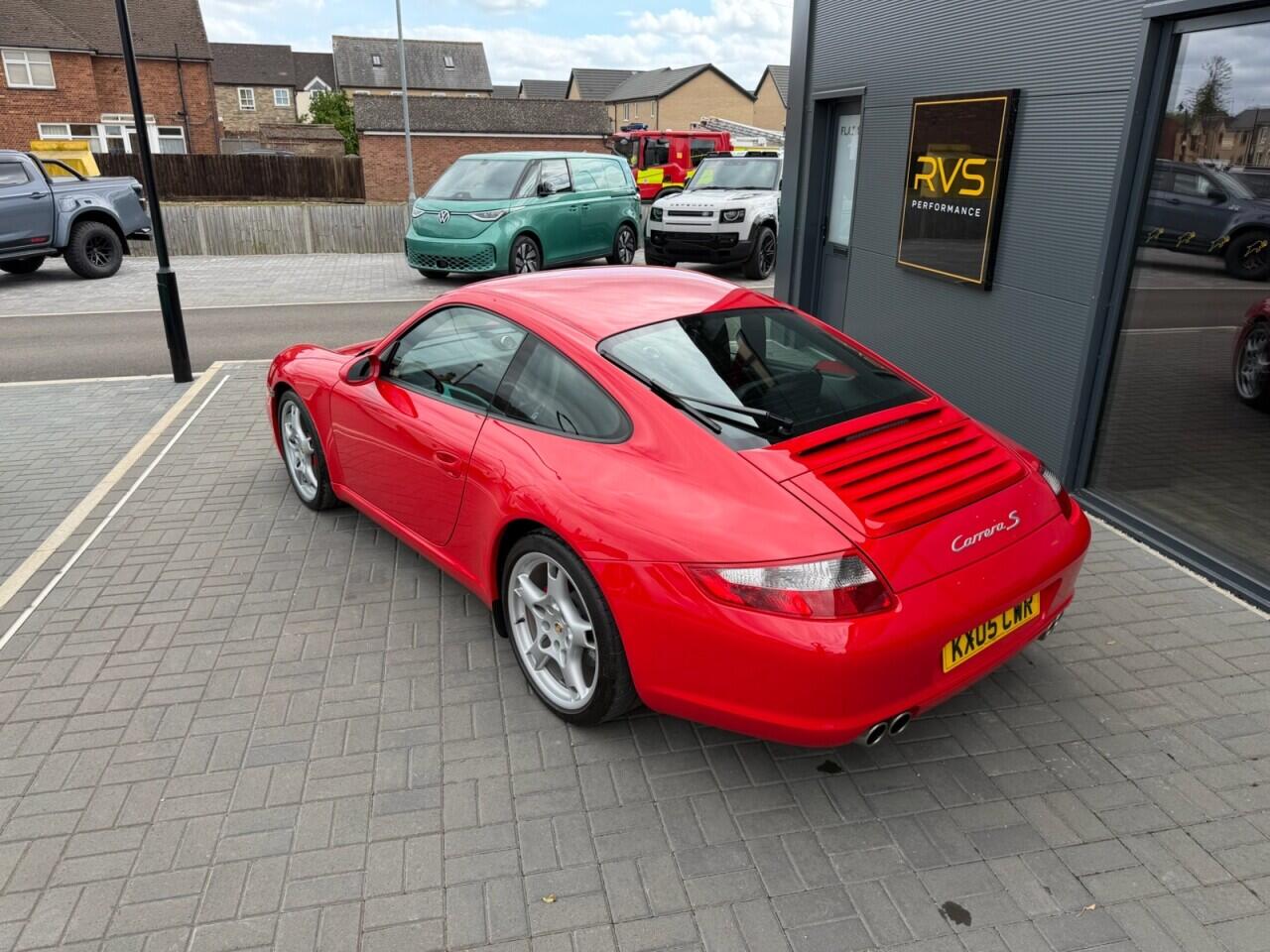Porsche 911 view 10