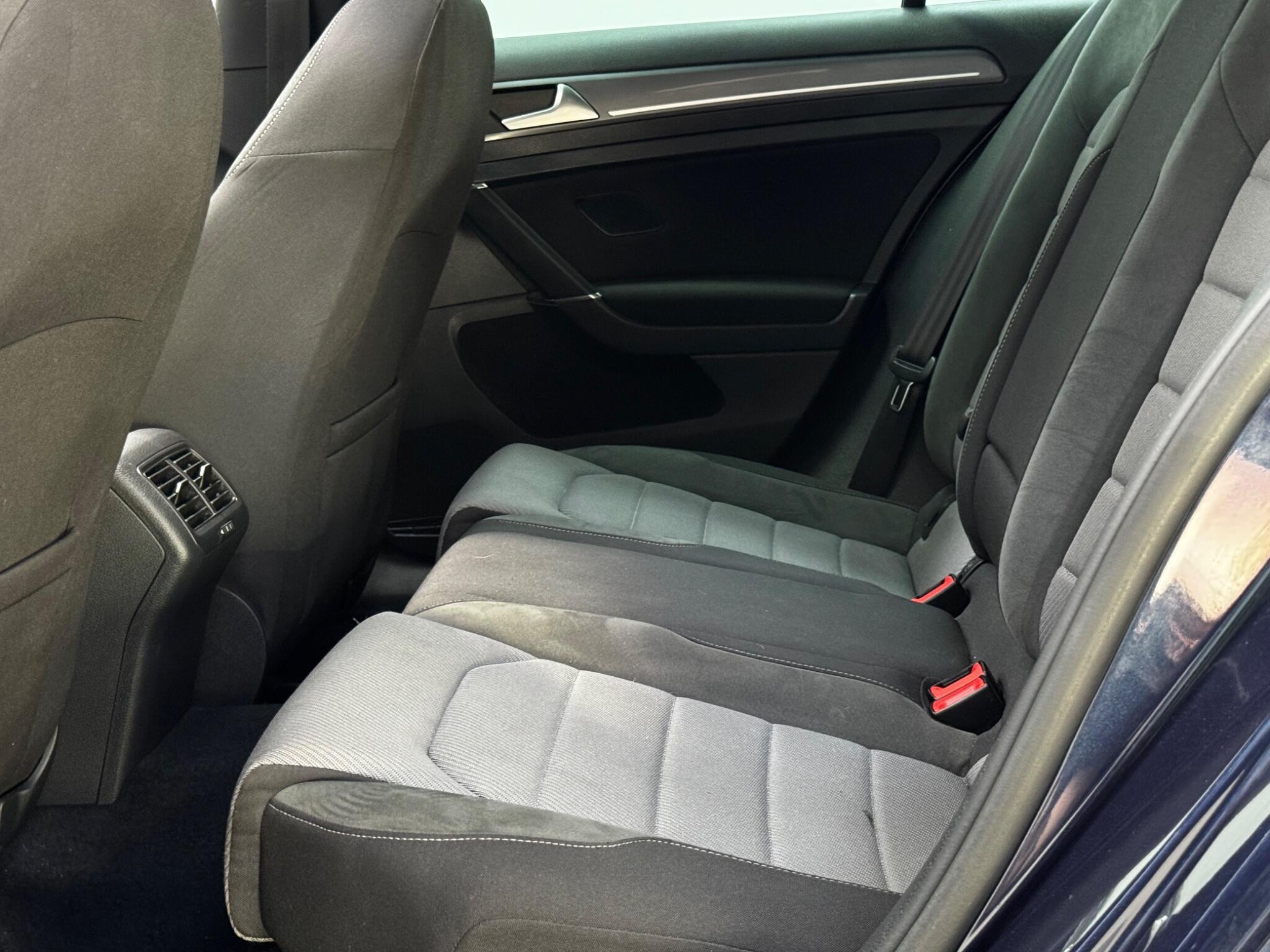 Volkswagen Golf view 52