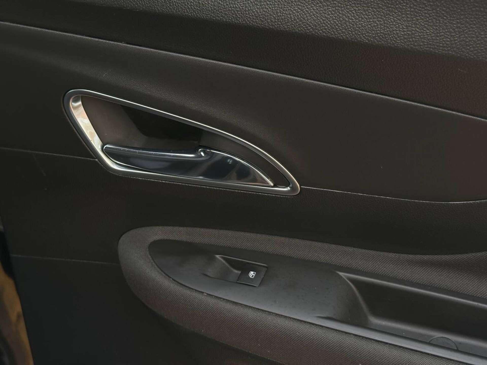 Vauxhall Mokka view 23