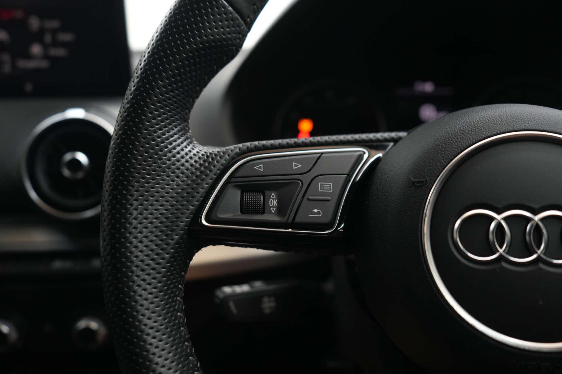Audi Q2 view 42