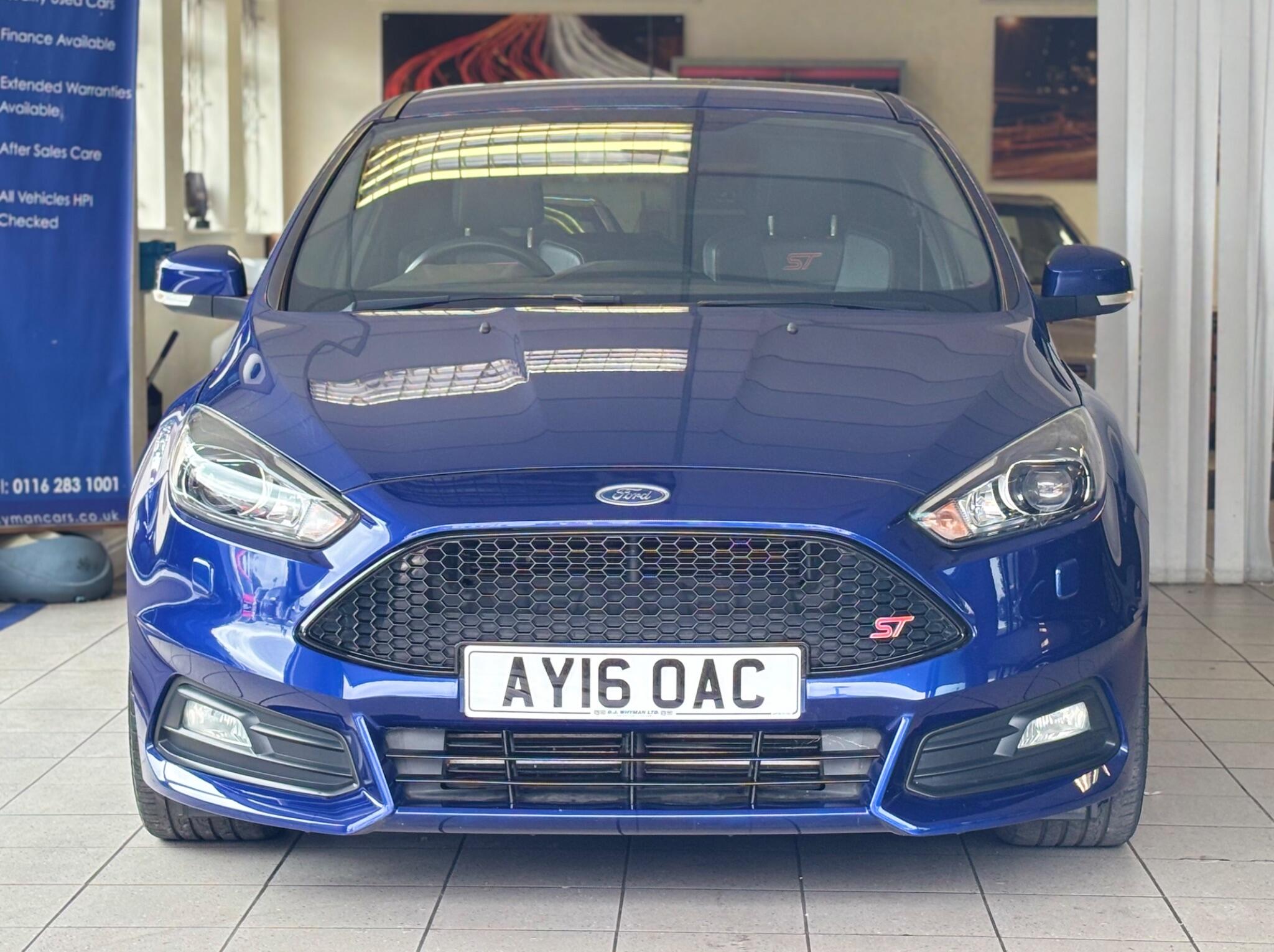 Ford Focus view 2
