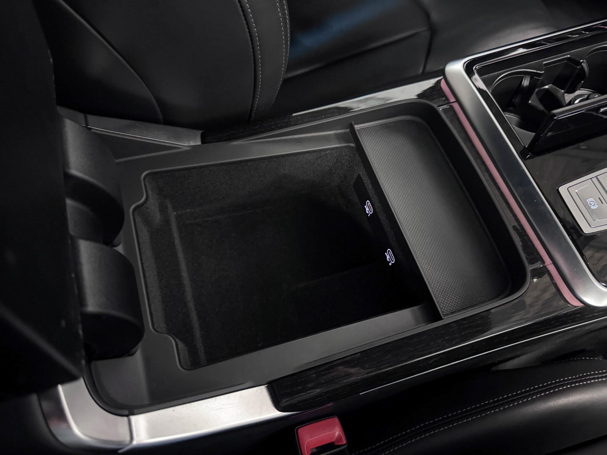 Audi Q8 view 34