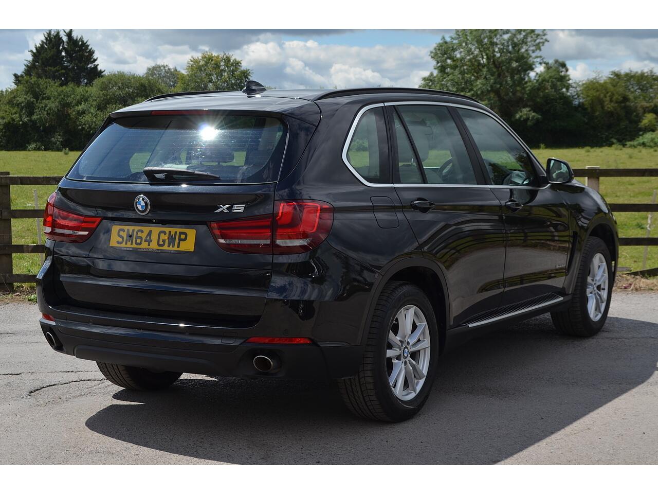 BMW X5 view 10