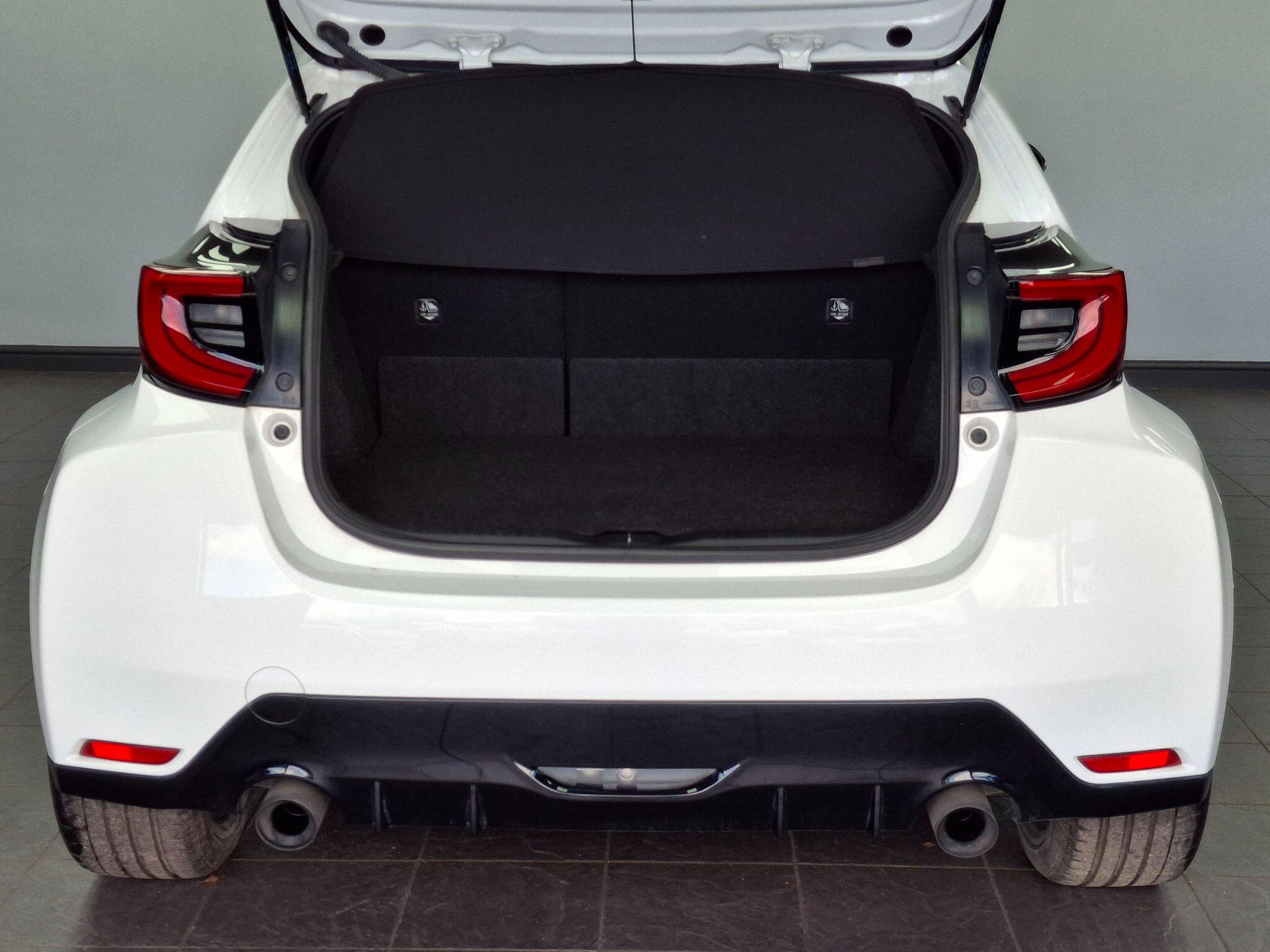 Toyota Yaris view 61