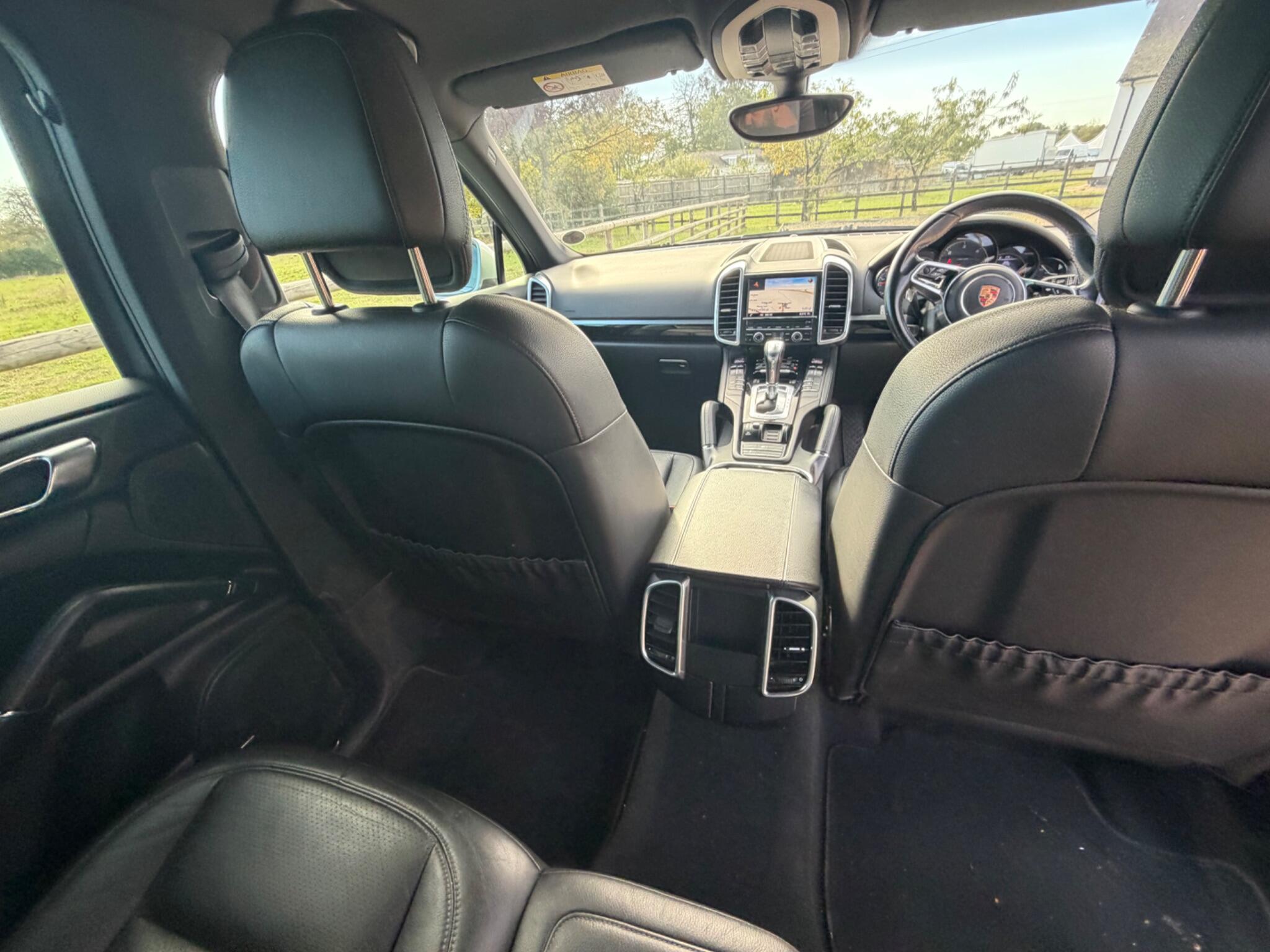 Porsche Cayenne view 14