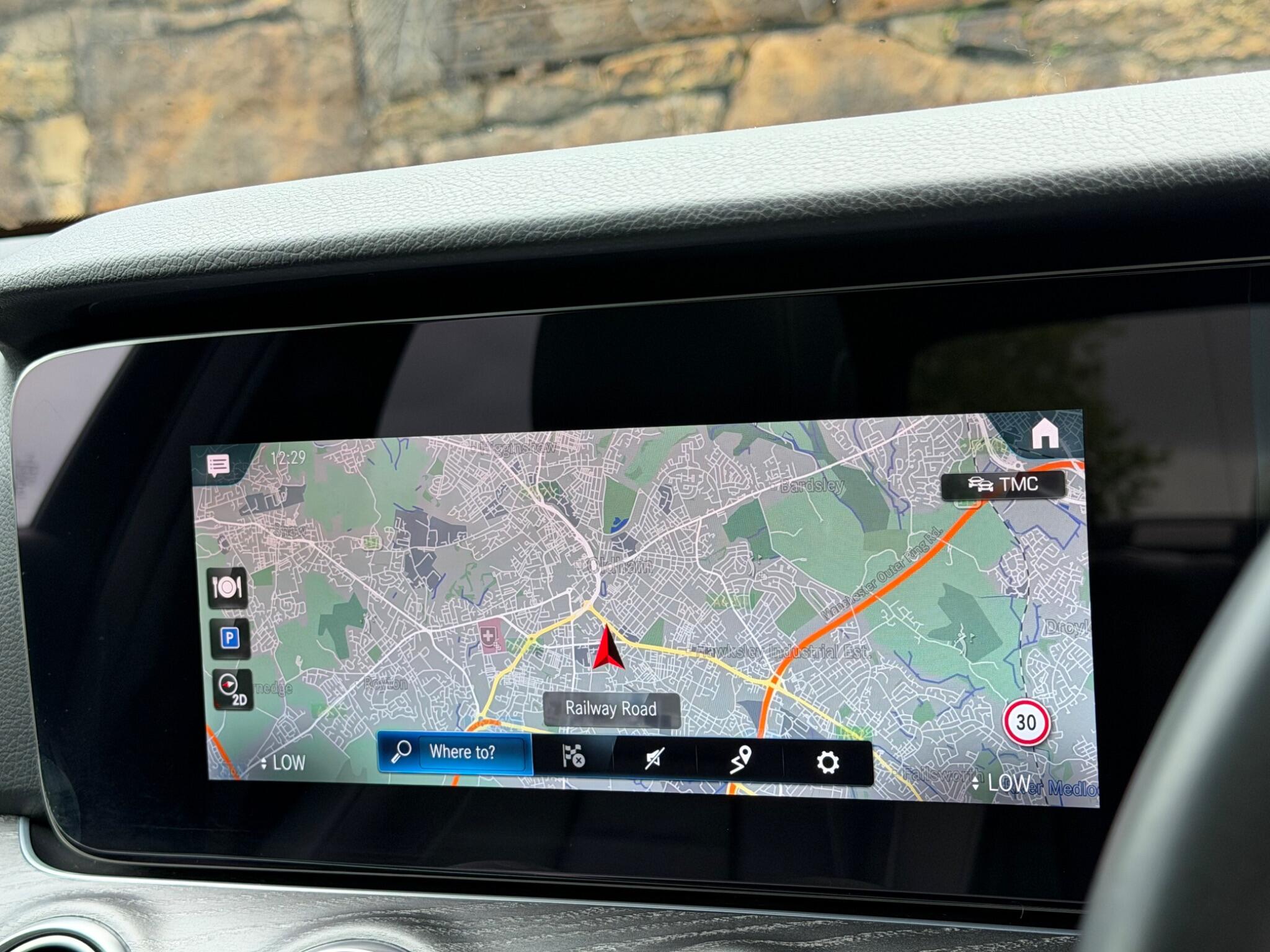 Mercedes-Benz E-Class view 32