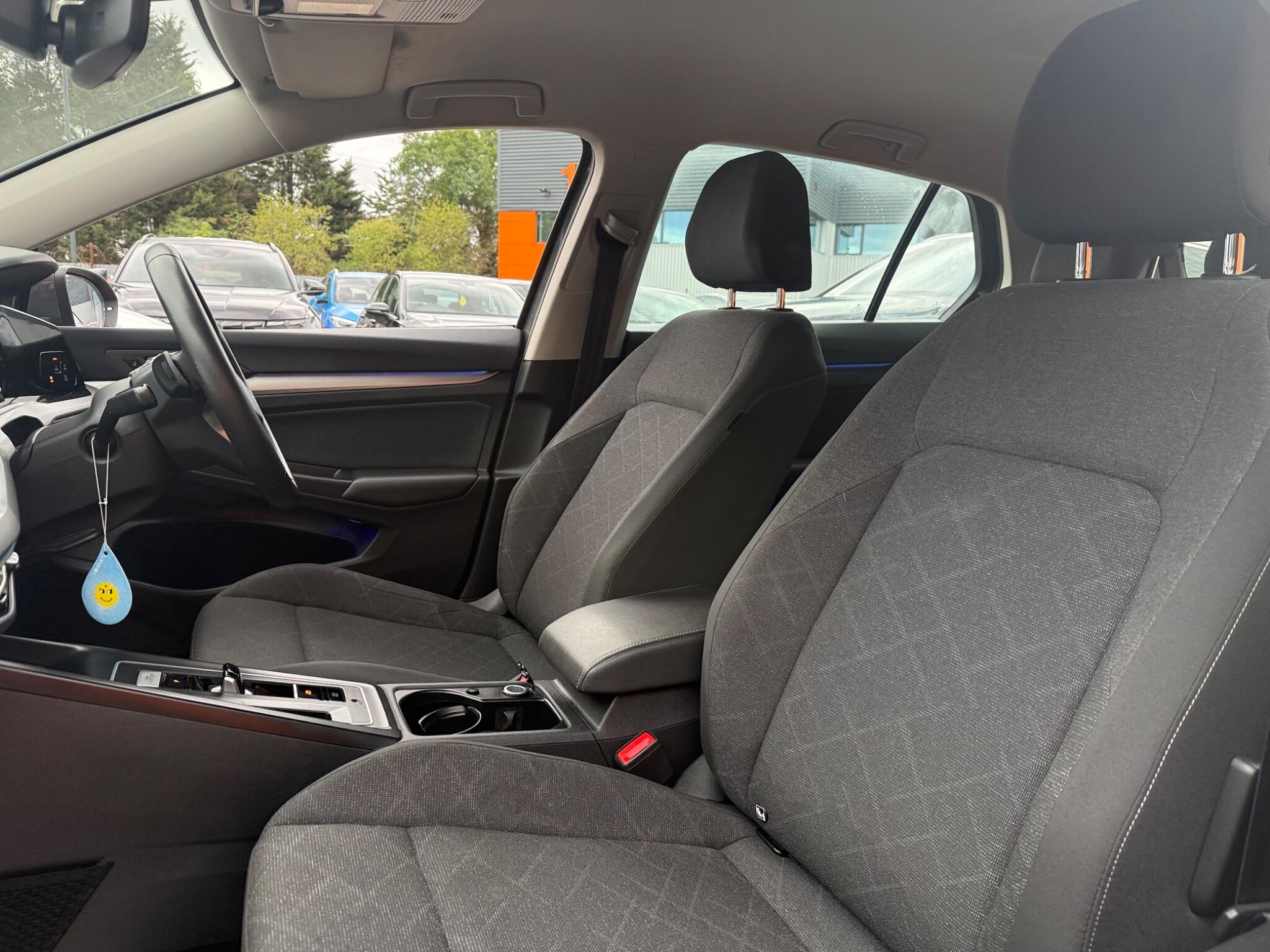 Volkswagen Golf view 17