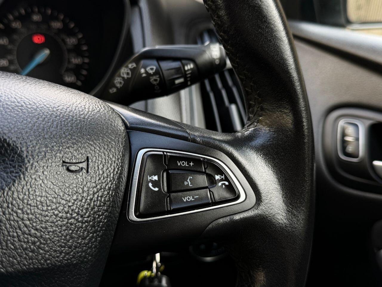 Ford Focus view 29