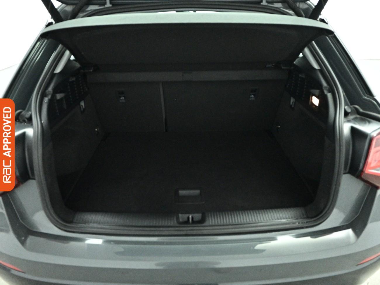 Audi Q2 view 13