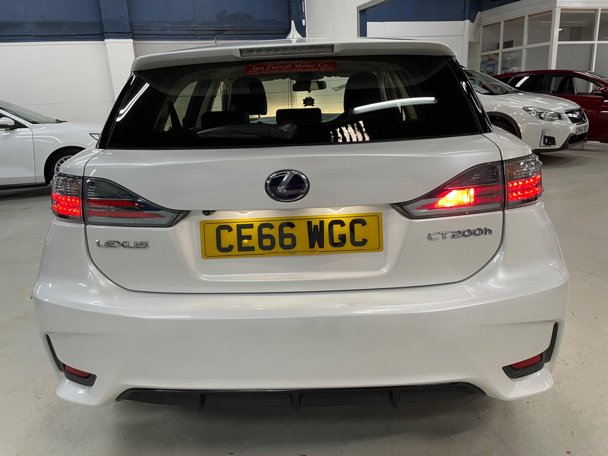 Lexus CT view 10