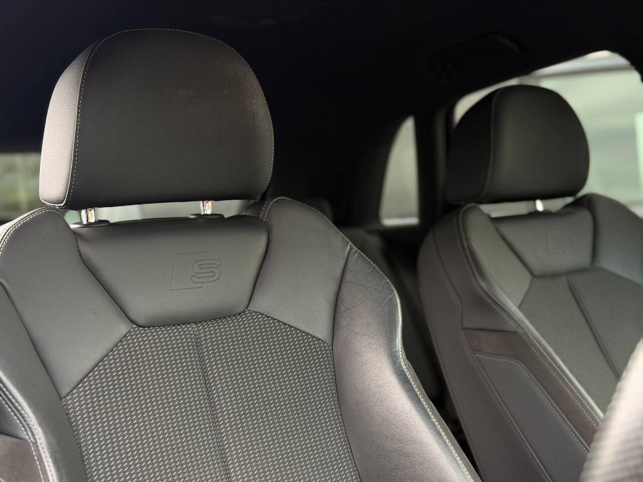 Audi Q3 view 13