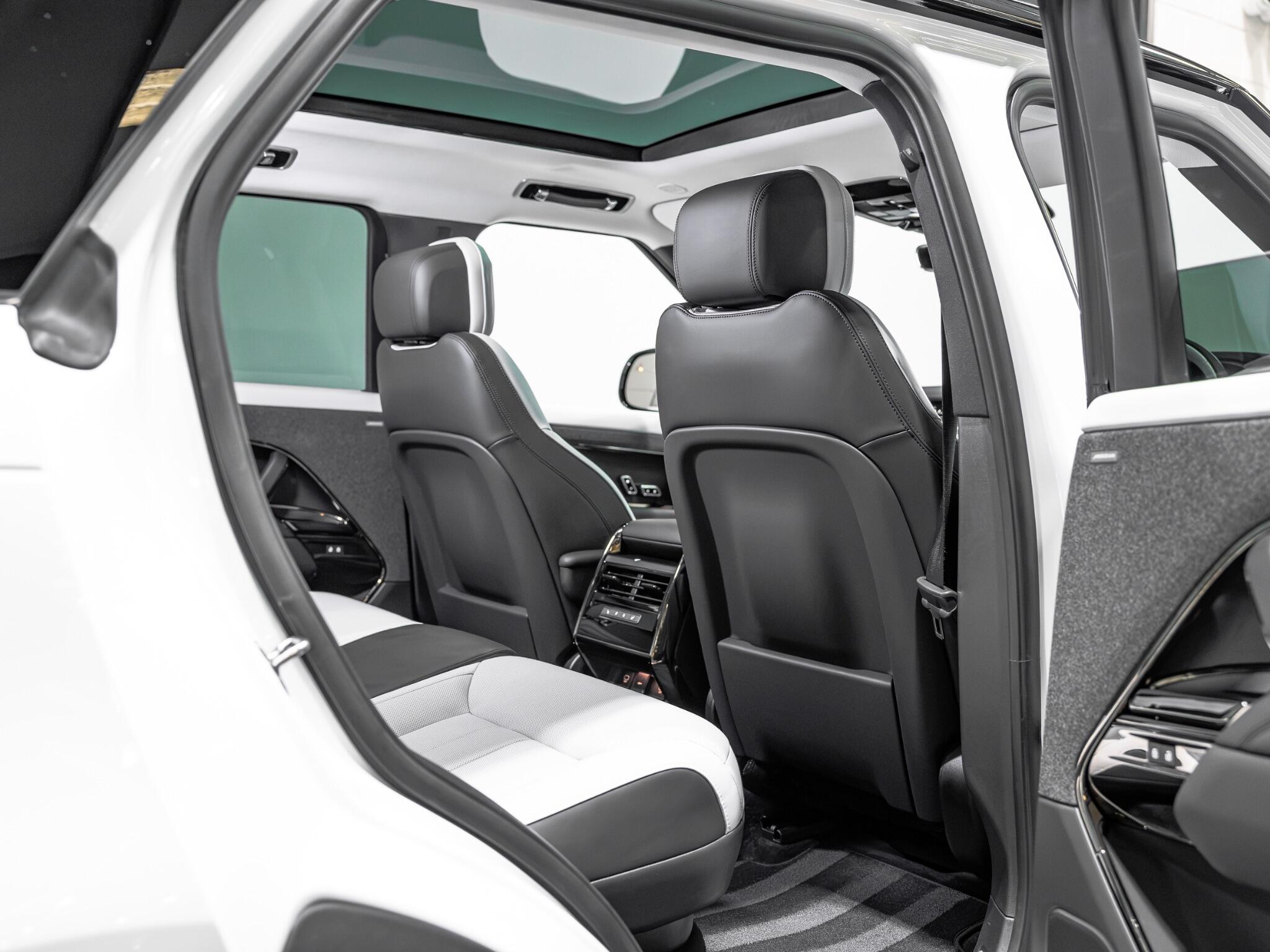 Land Rover Range Rover Sport view 24