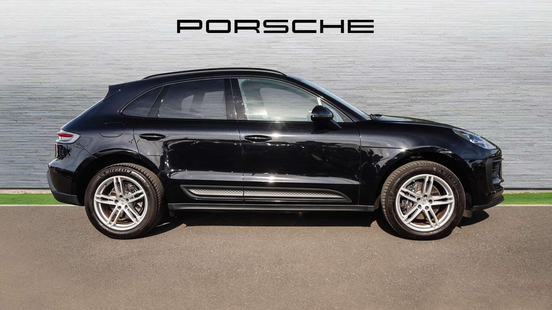 Porsche Macan view 7