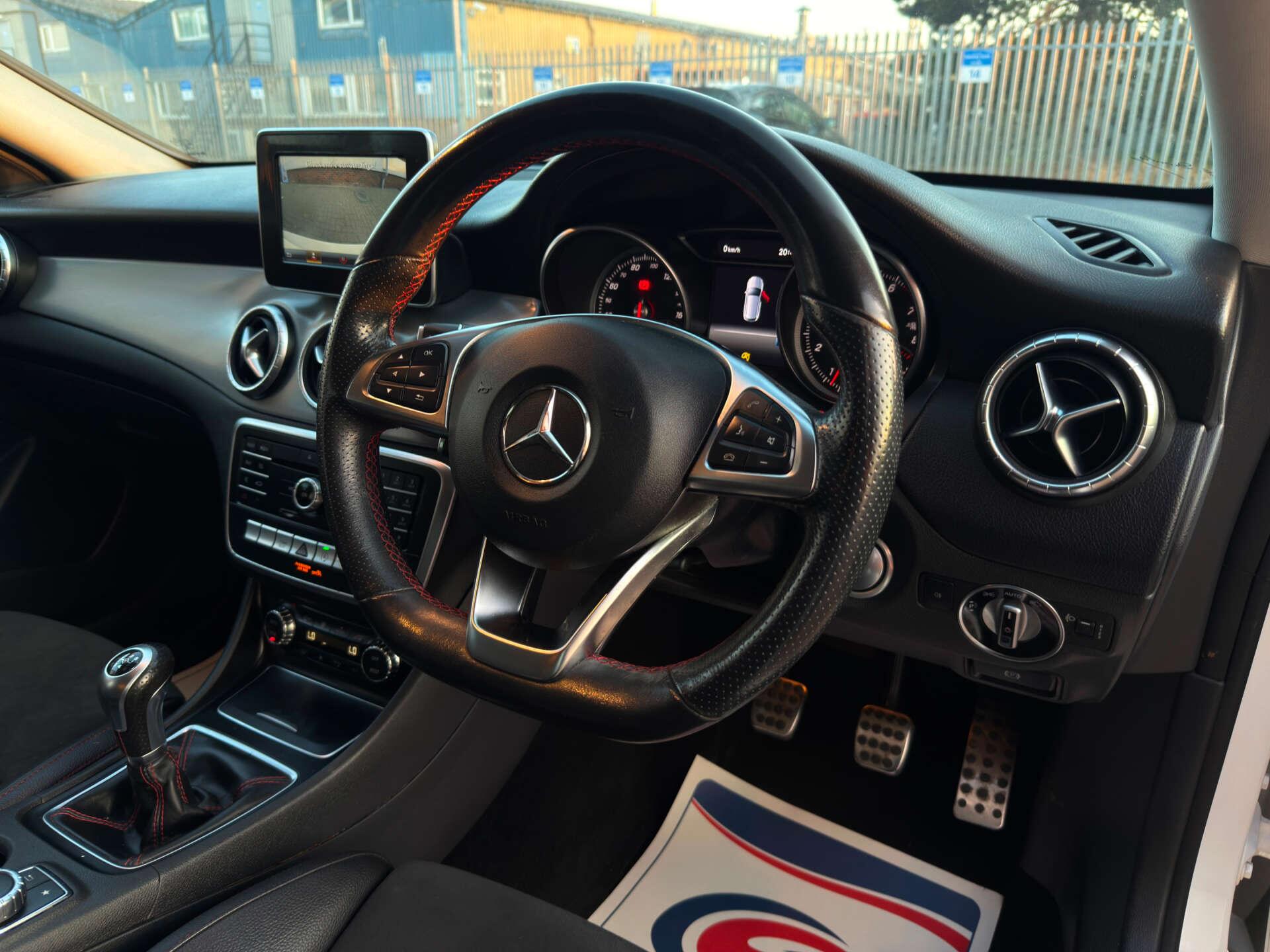 Mercedes-Benz Cla view 13