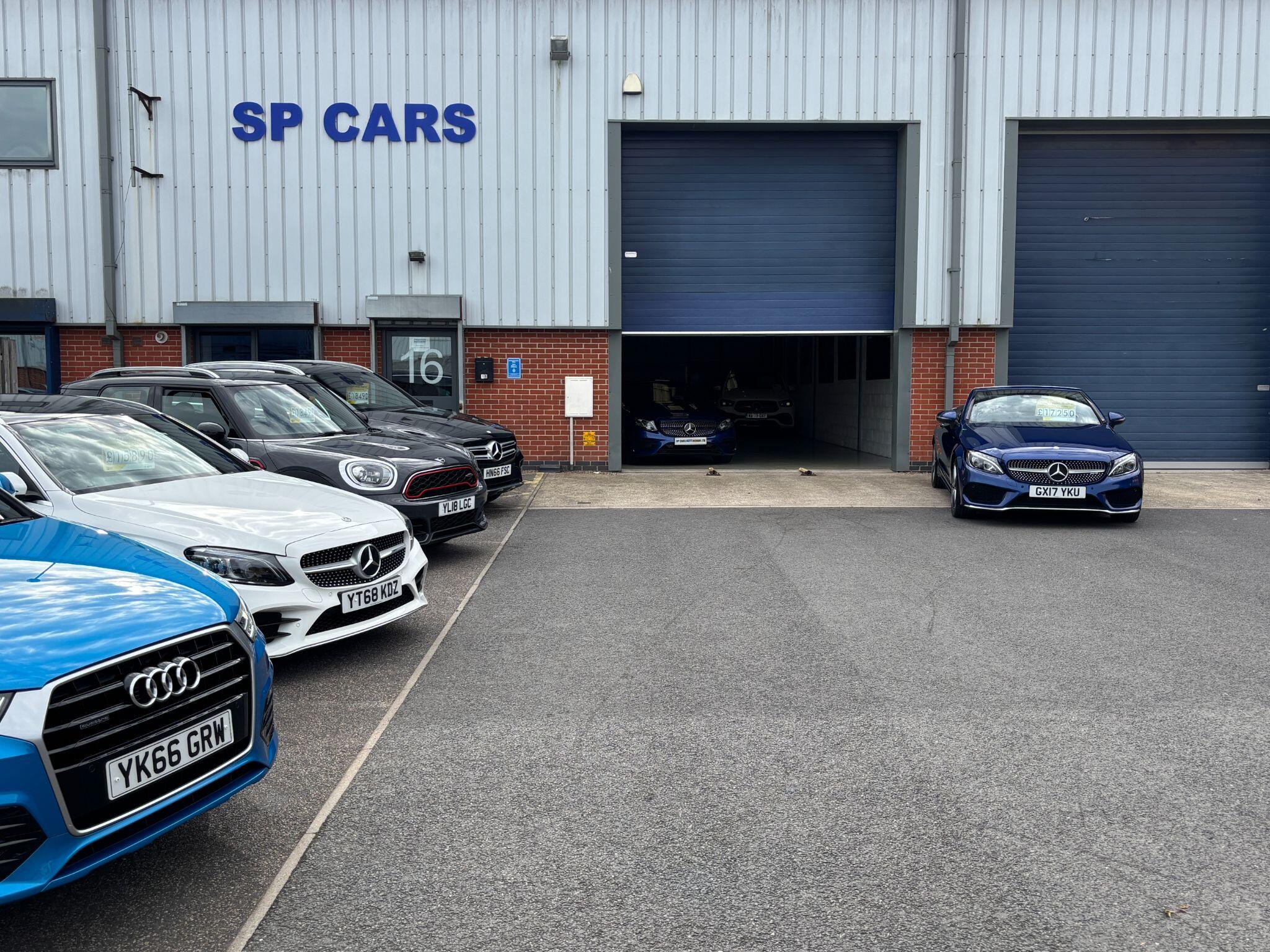 Mercedes-Benz E Class view 38