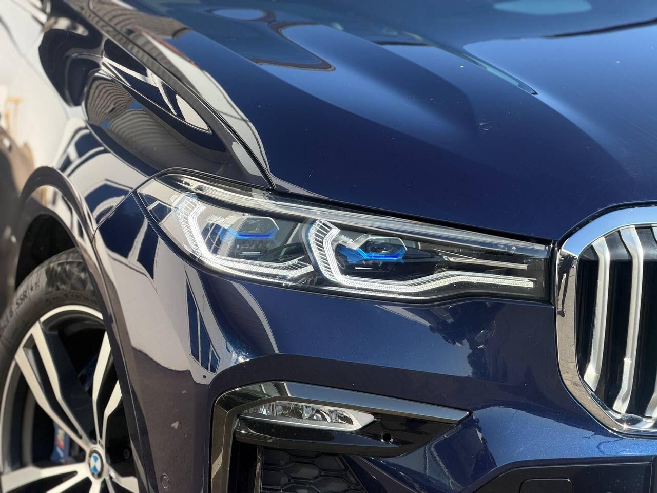 BMW X7 view 72