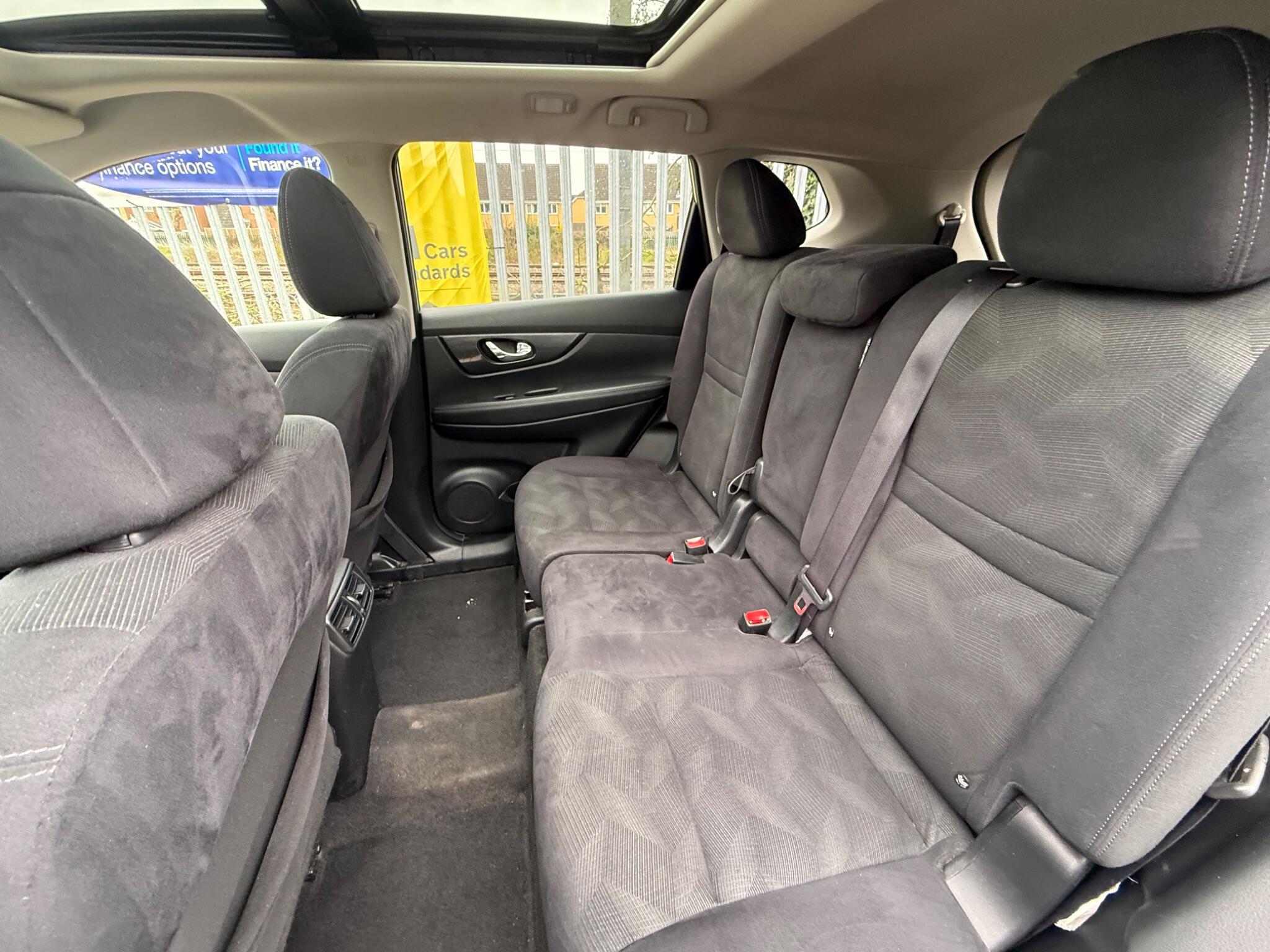 2017 Nissan X-Trail image 34
