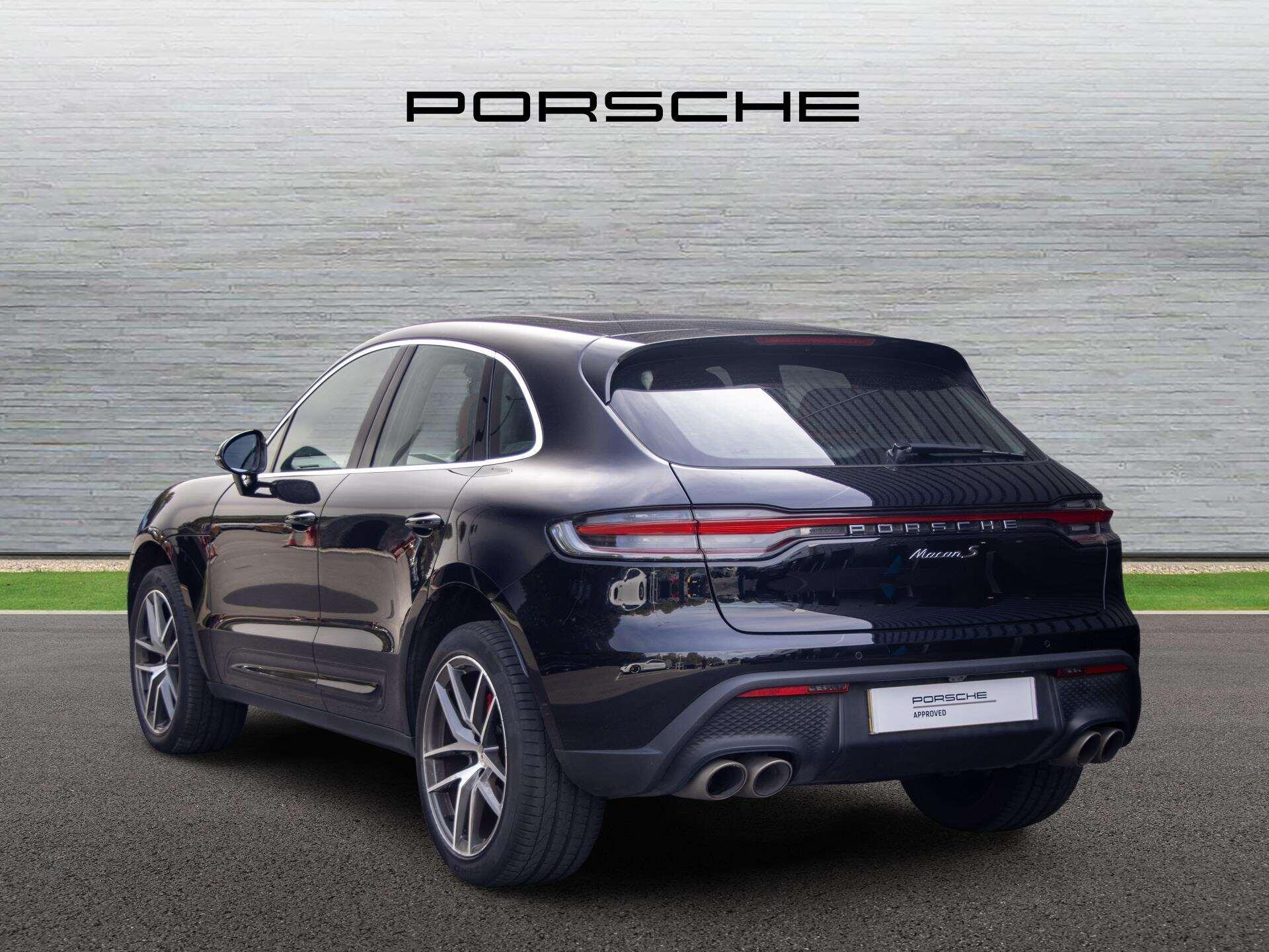 Porsche Macan view 8