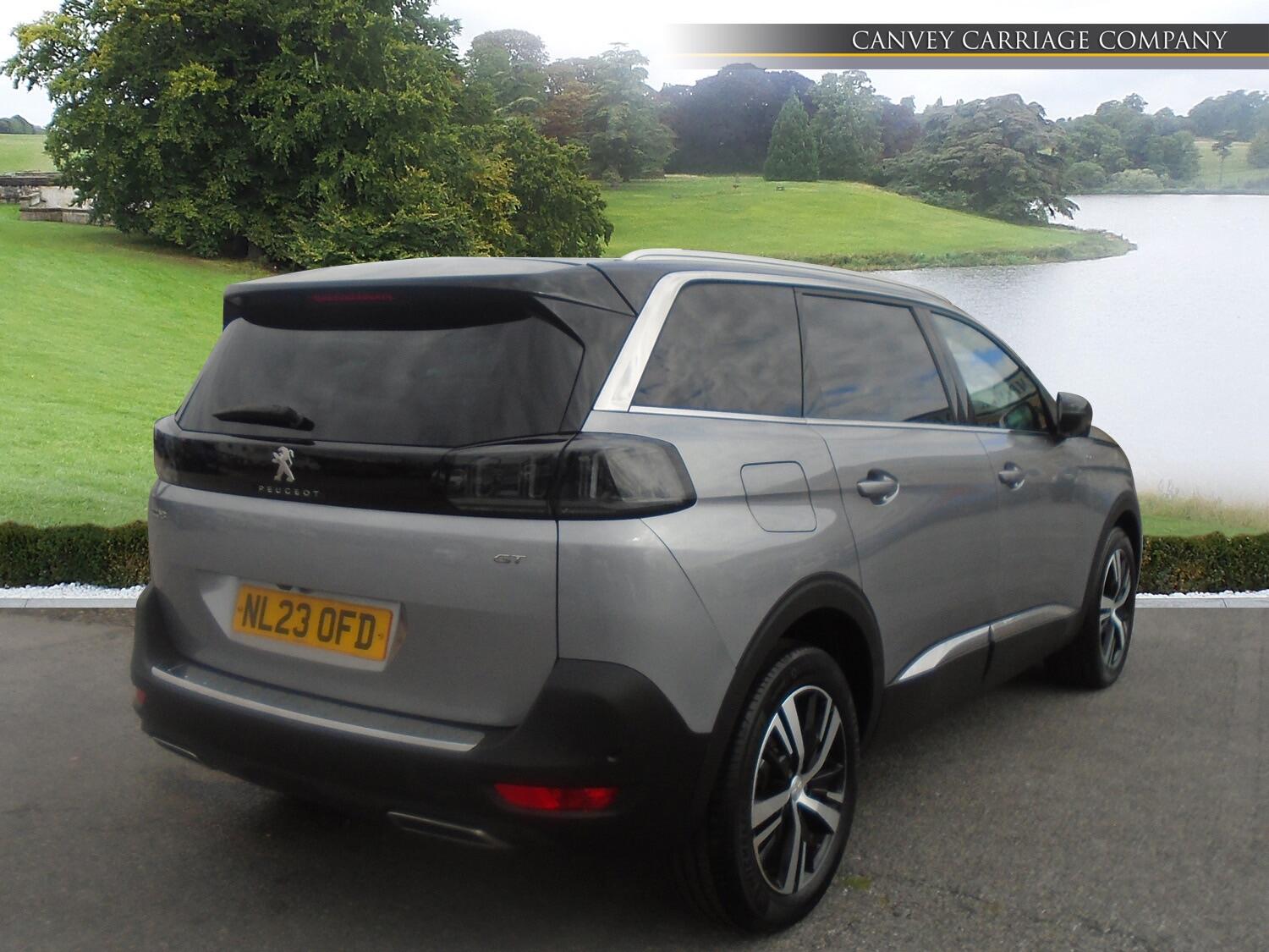 Peugeot 5008 view 3