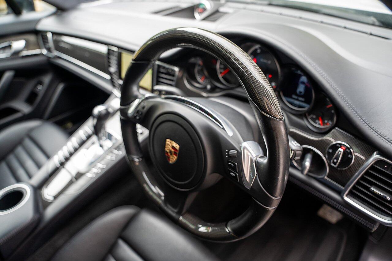 Porsche Panamera view 40