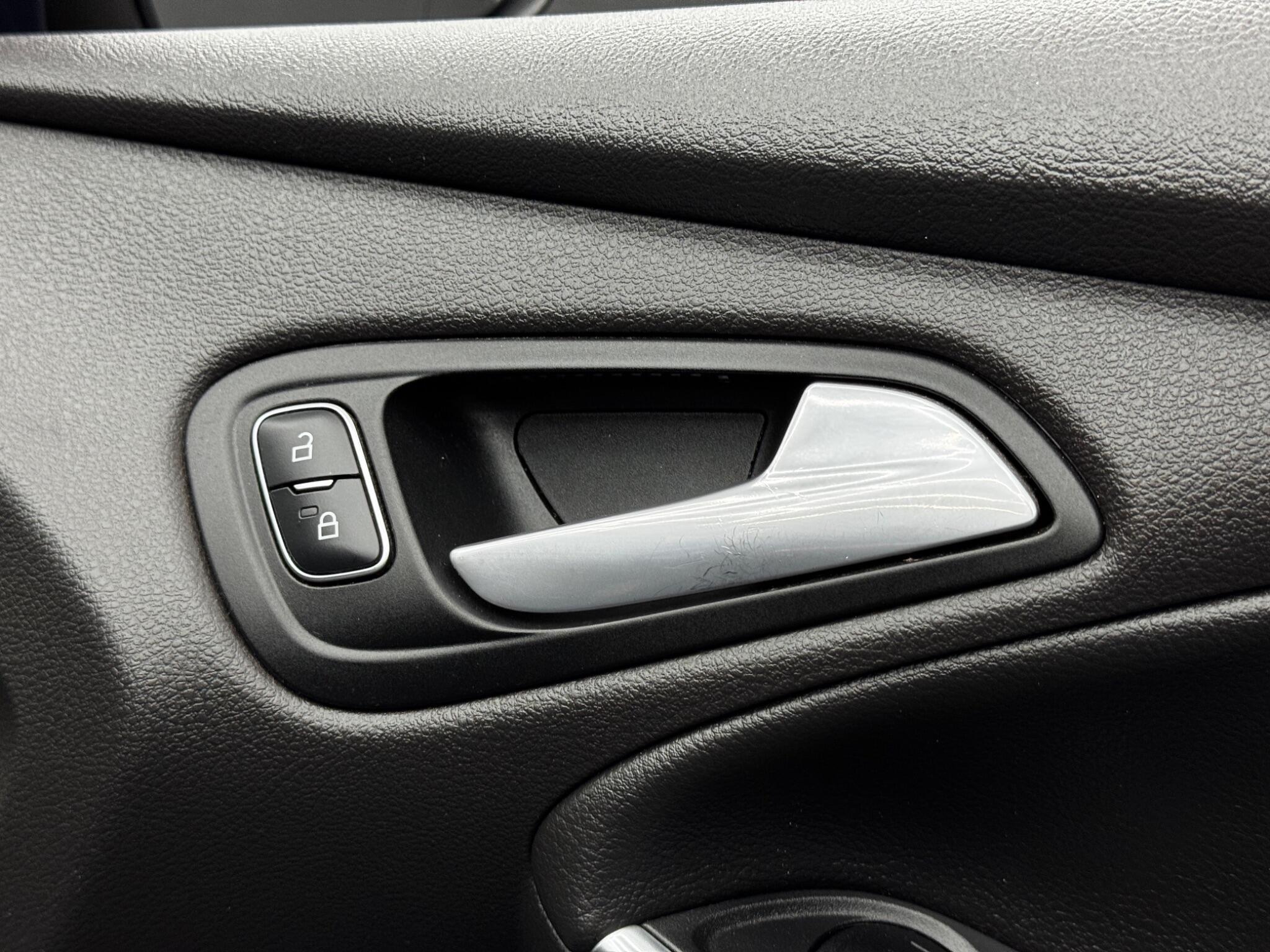 Ford Focus view 37