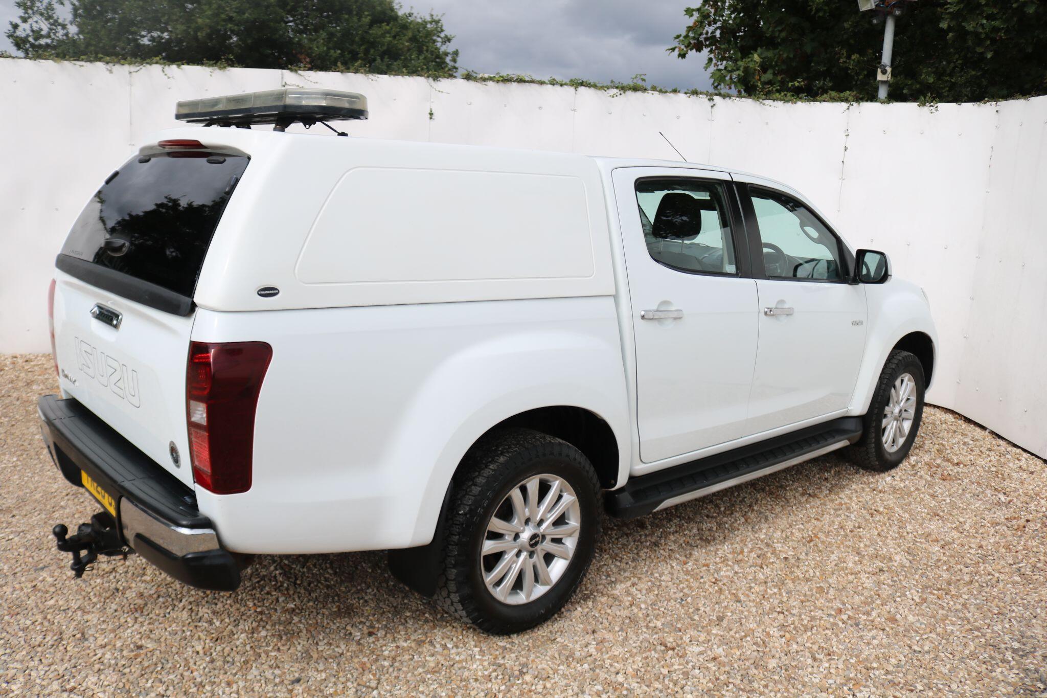 Isuzu D-Max view 21