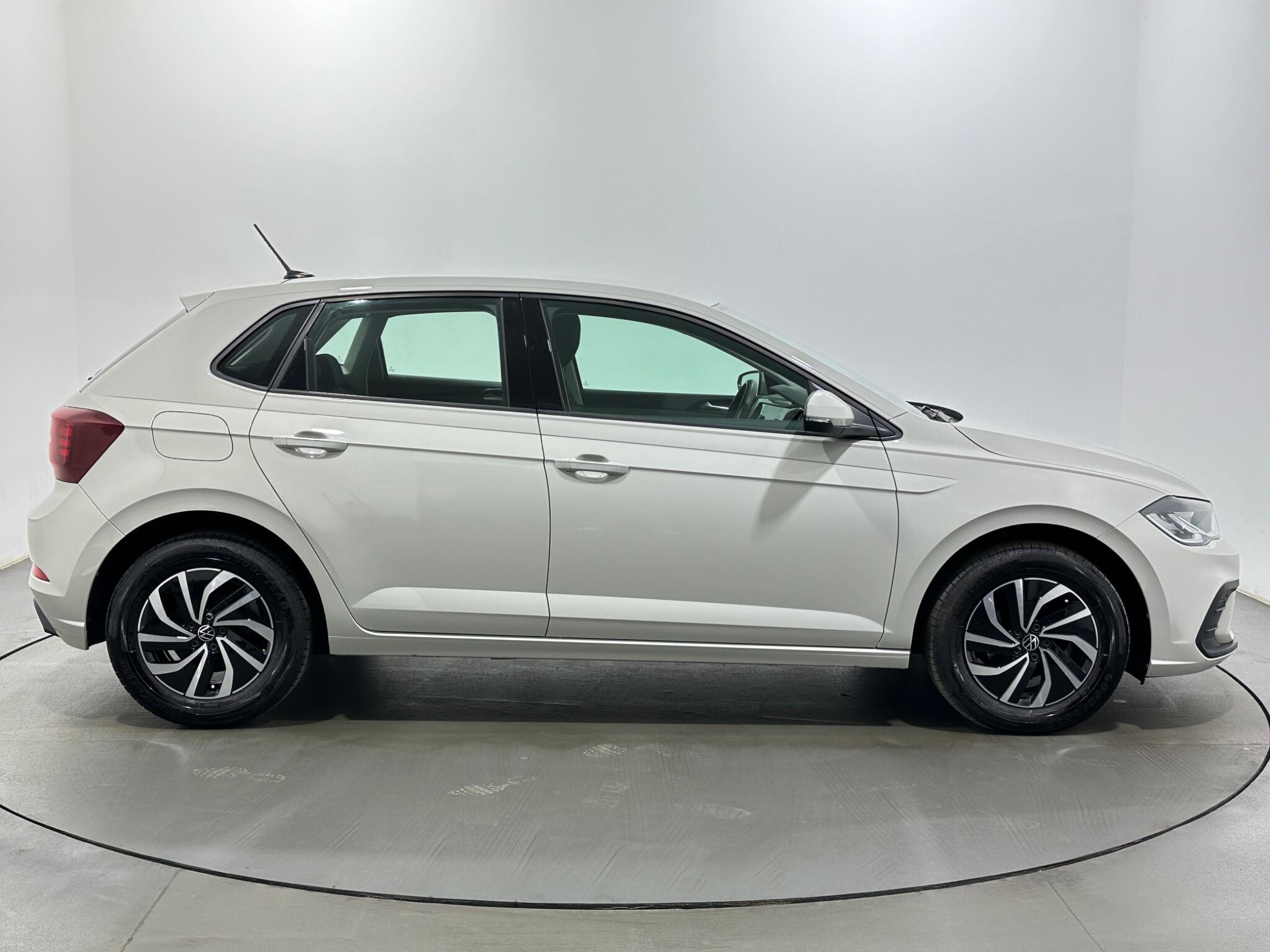 Volkswagen Polo view 9