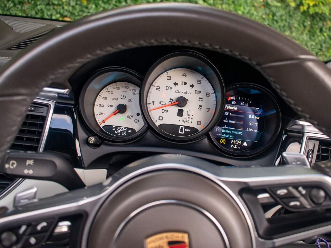 Porsche Macan view 27