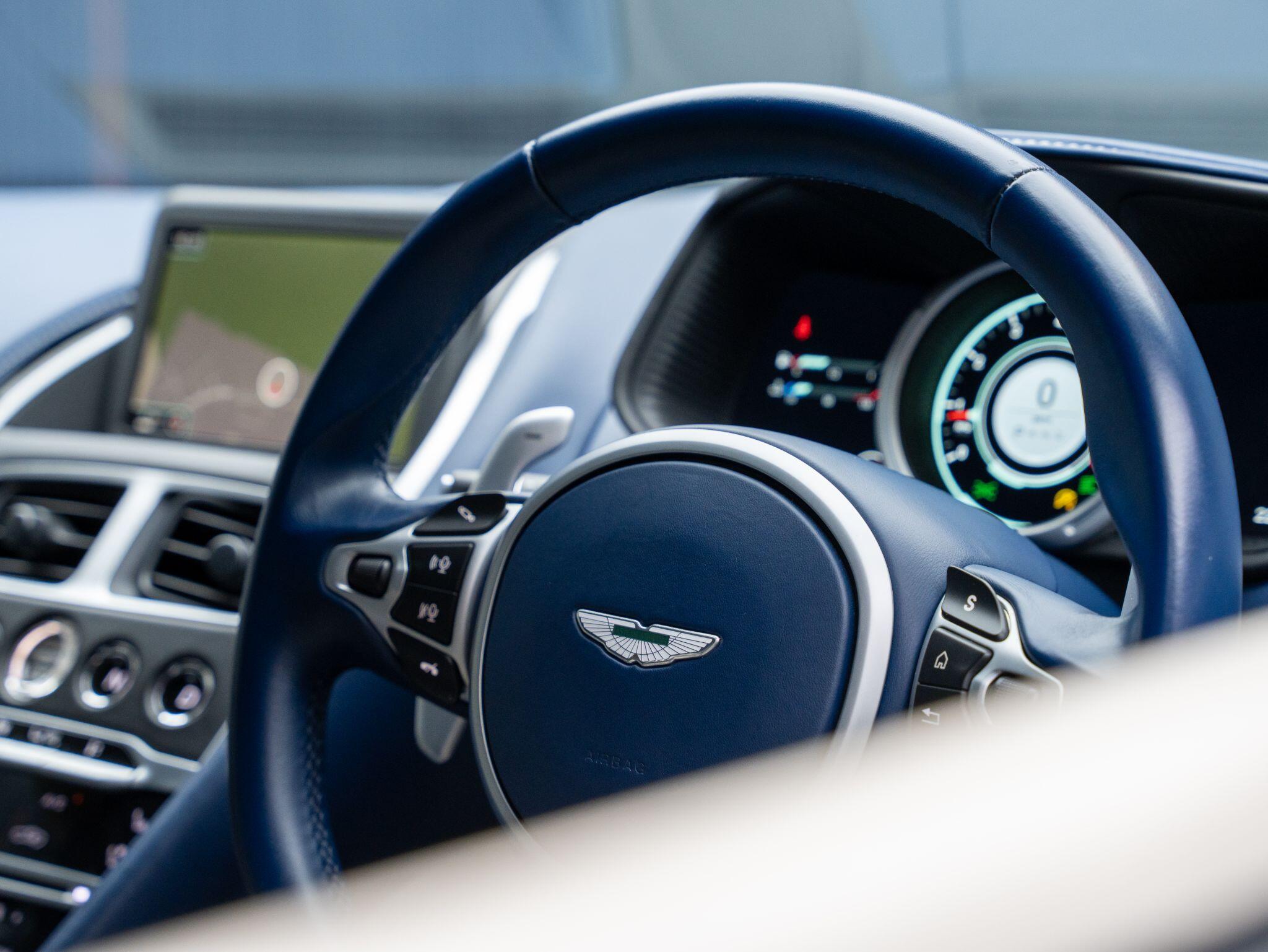Aston Martin DB11 view 38