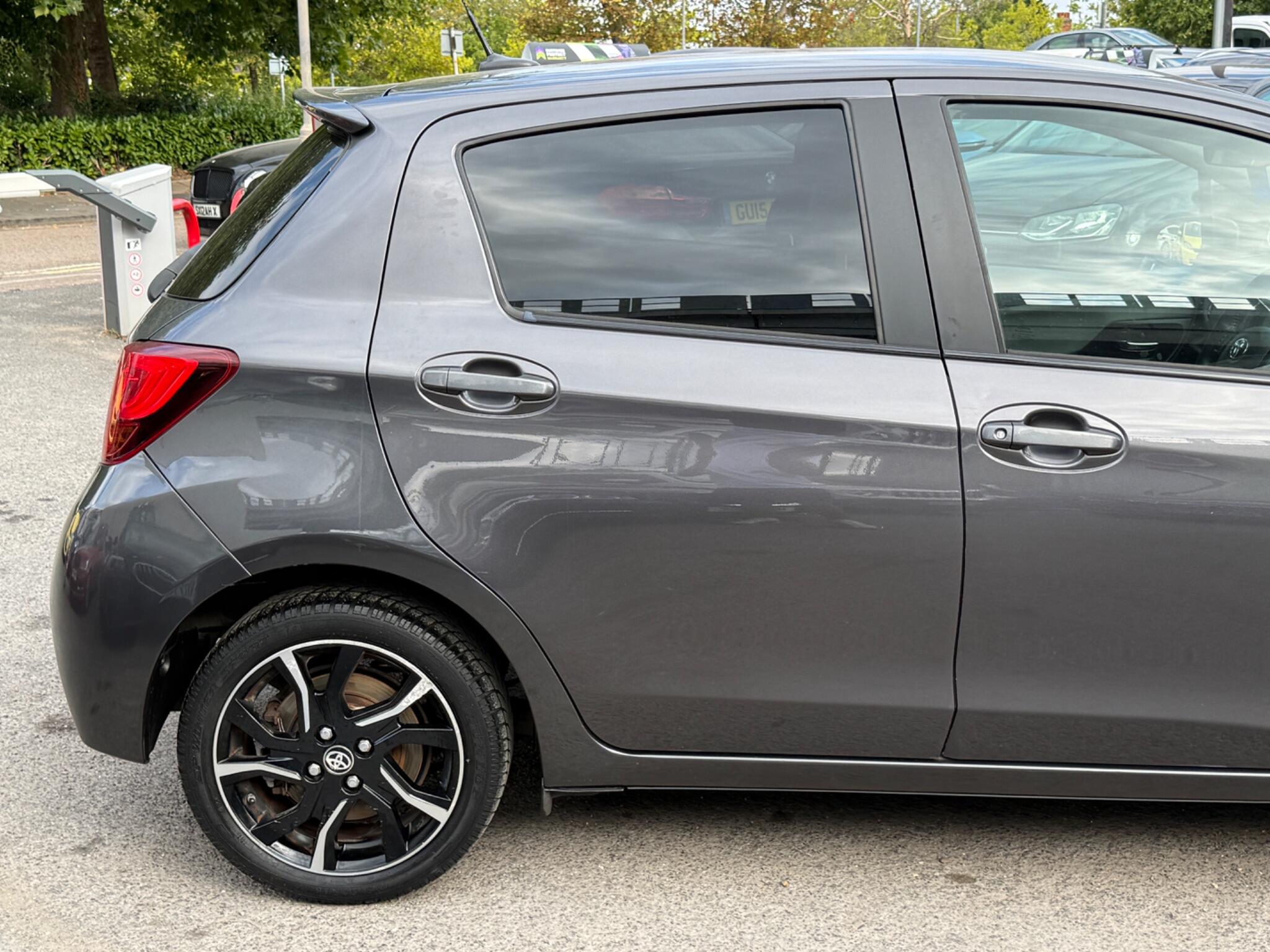 Toyota Yaris - Image 21