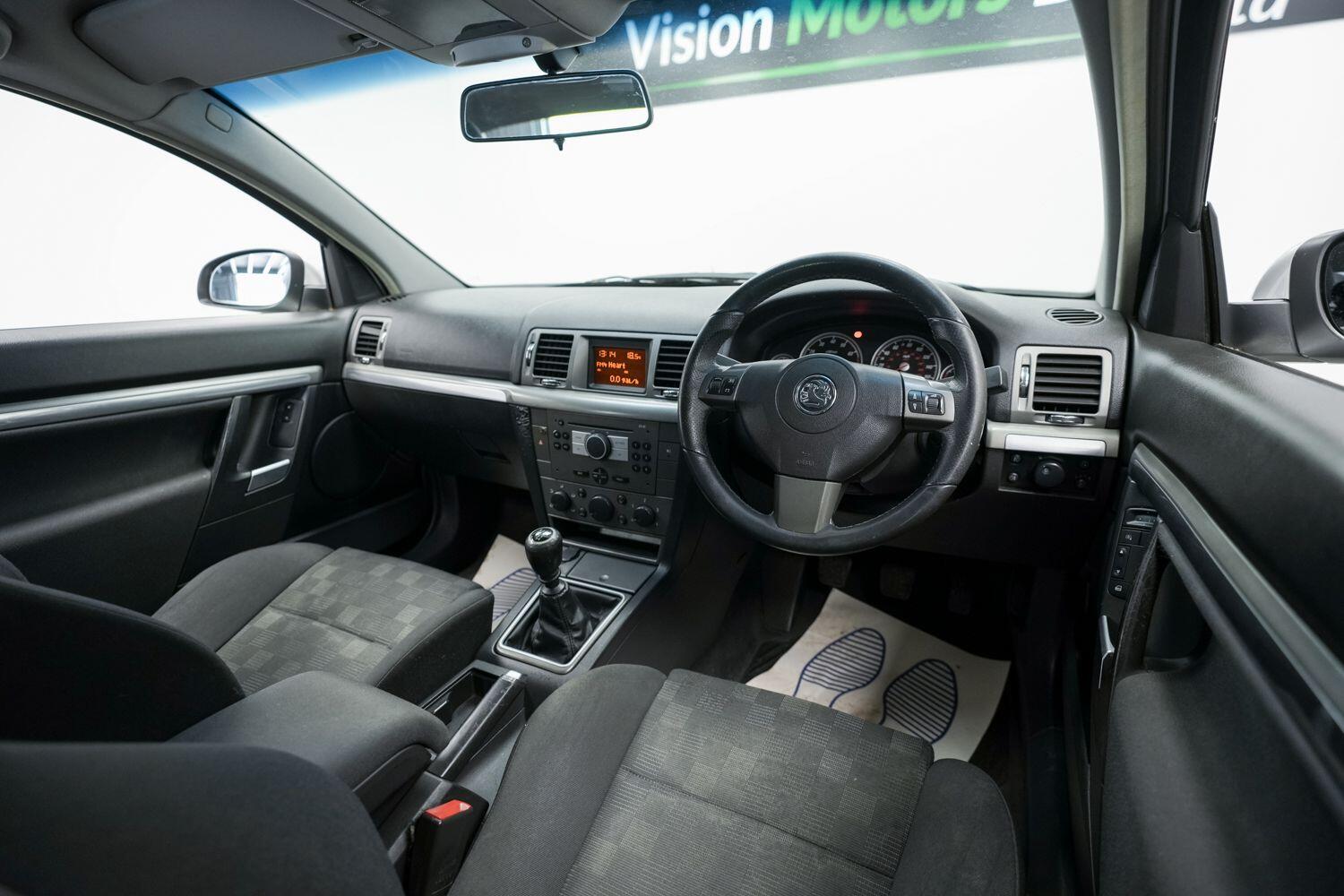 Vauxhall Vectra view 11