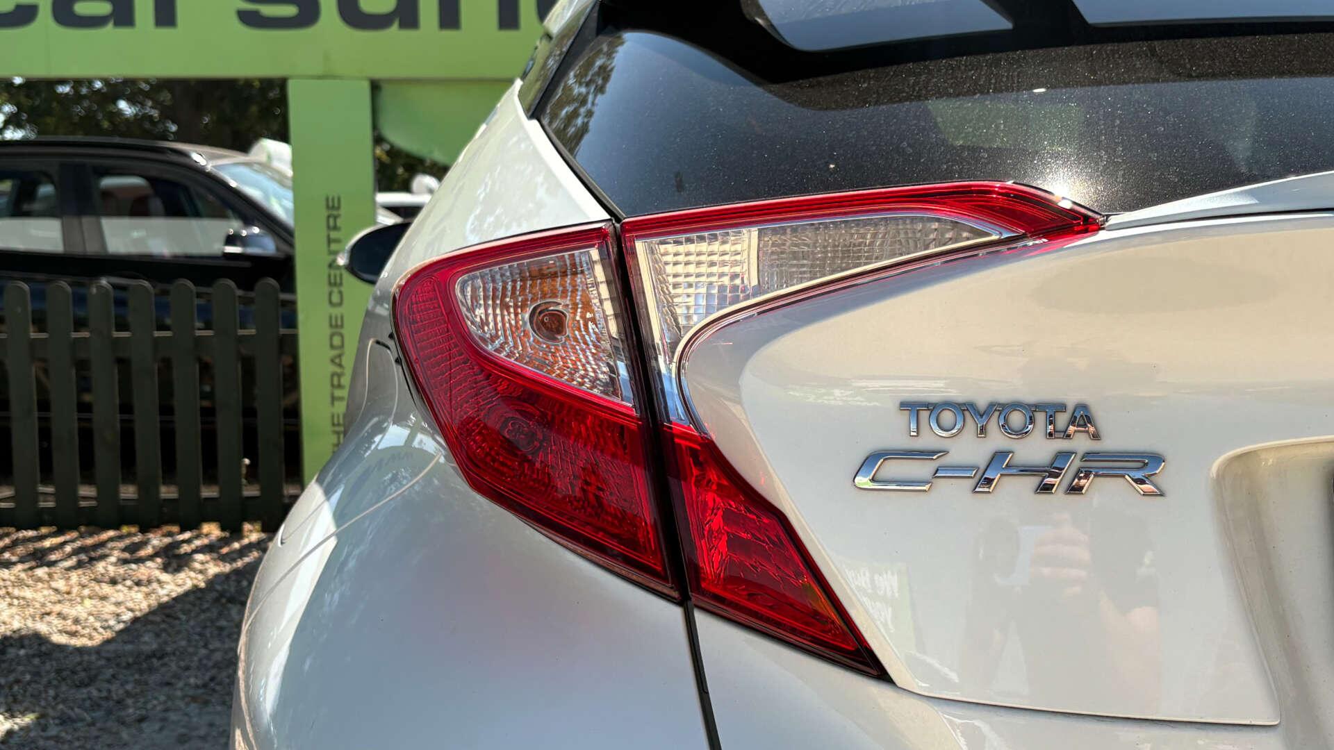 Toyota C-HR view 41