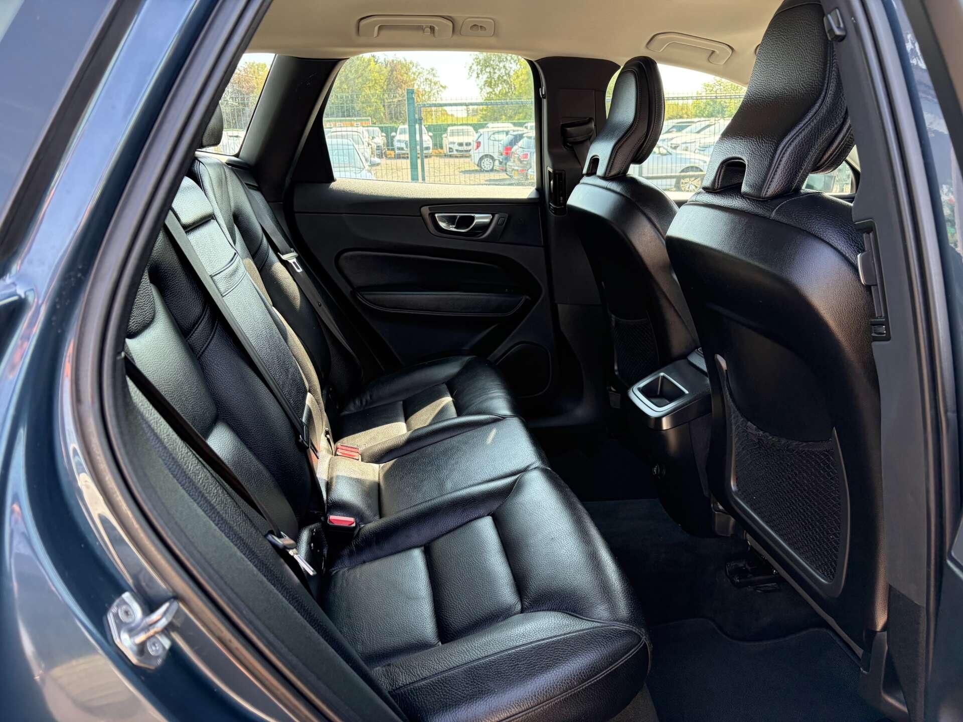 Volvo XC60 view 27