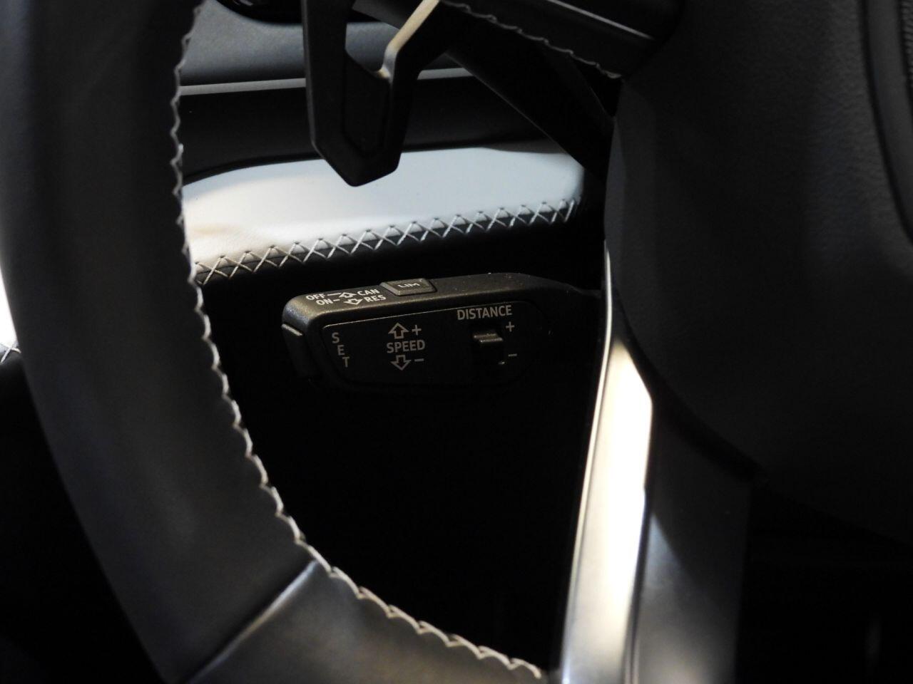 Lamborghini Urus view 68