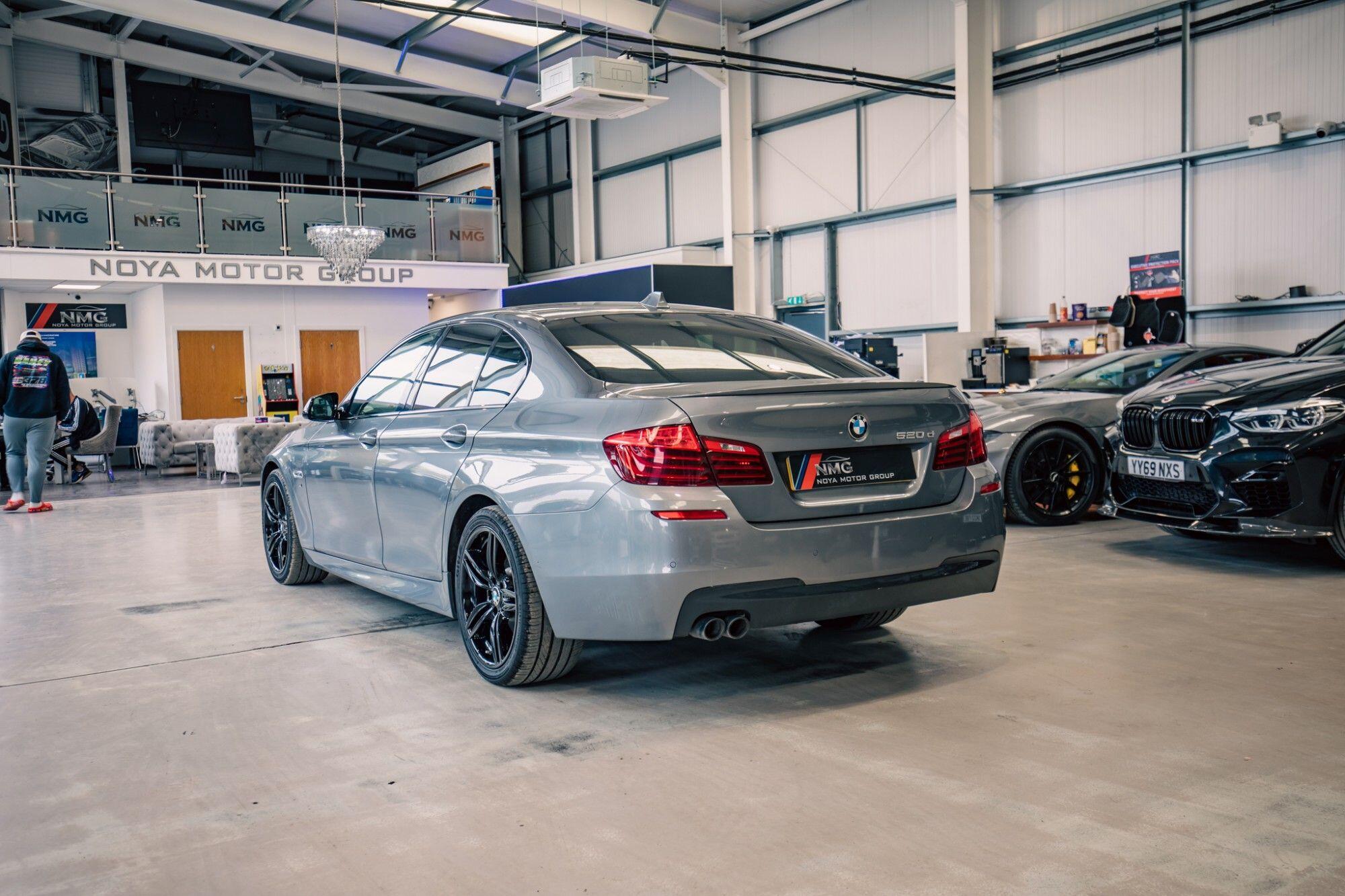 BMW 5 Series view 31