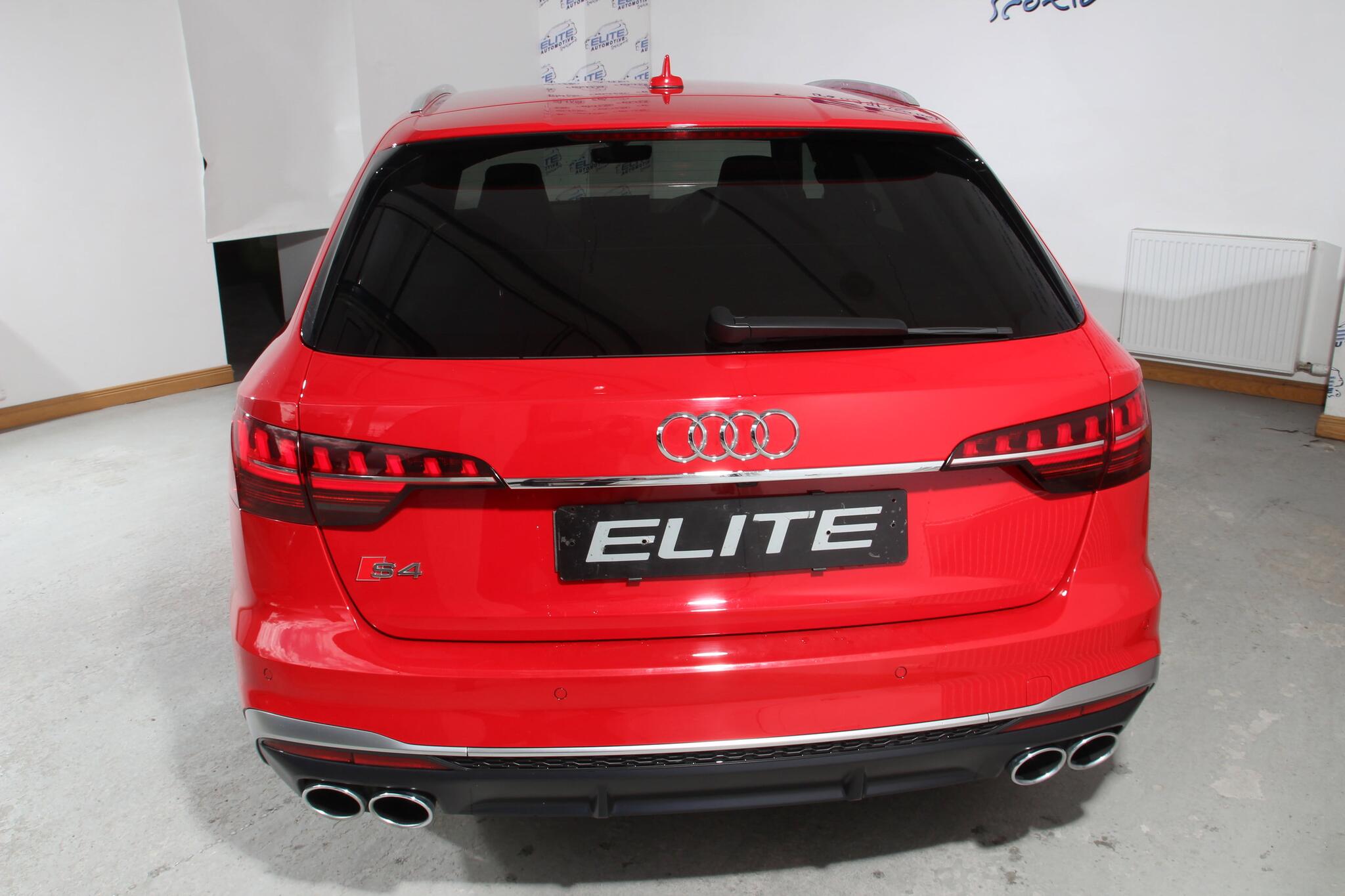 Audi S4 view 13