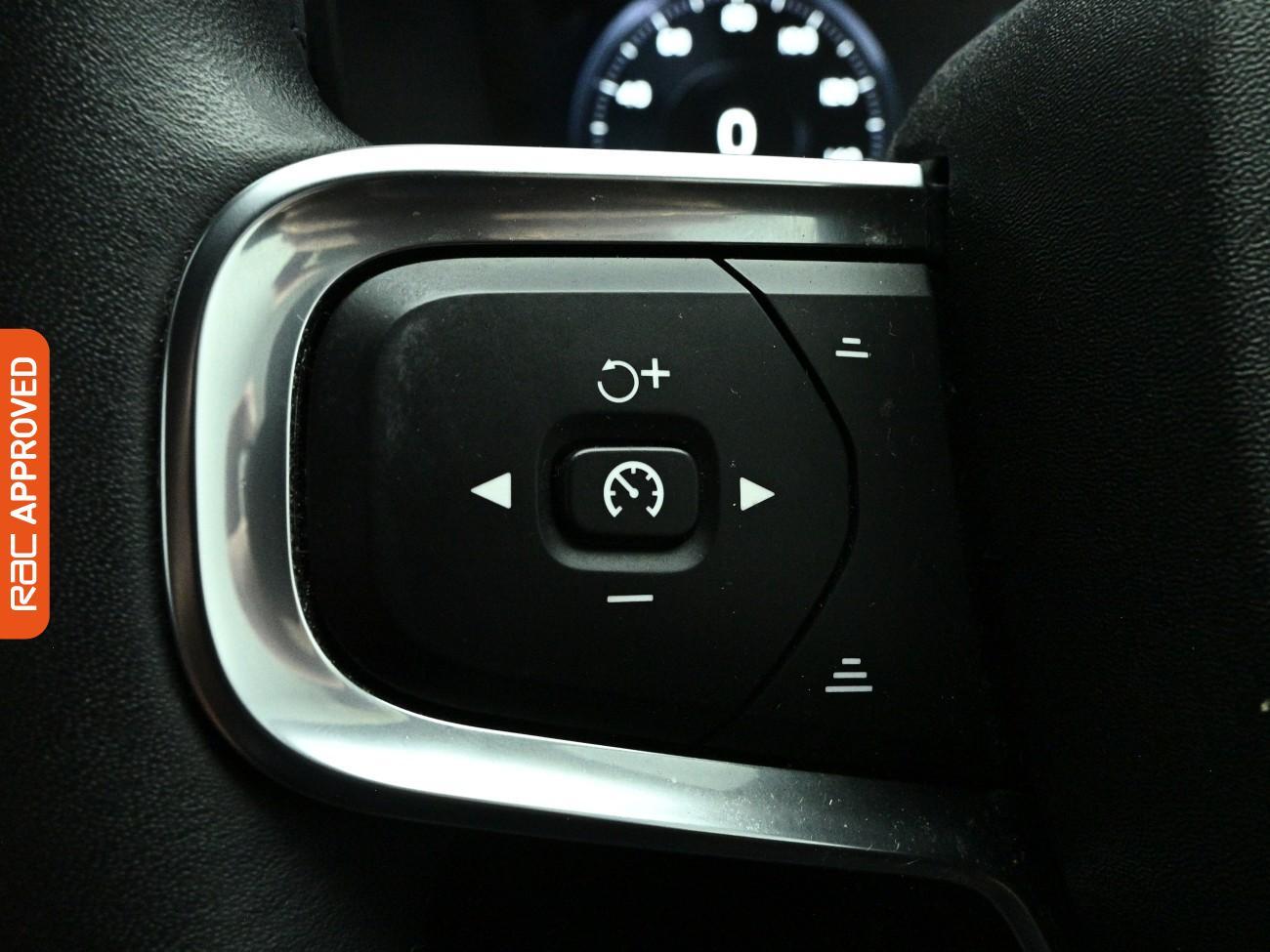 Volvo XC40 view 24