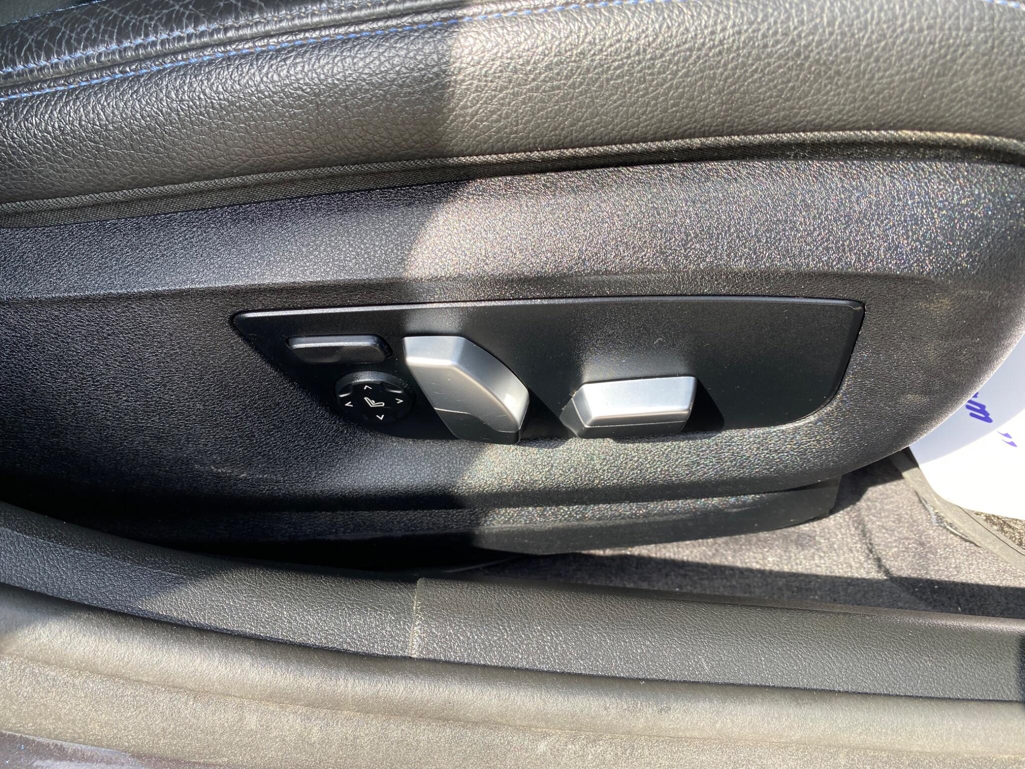 BMW 5 Series view 17