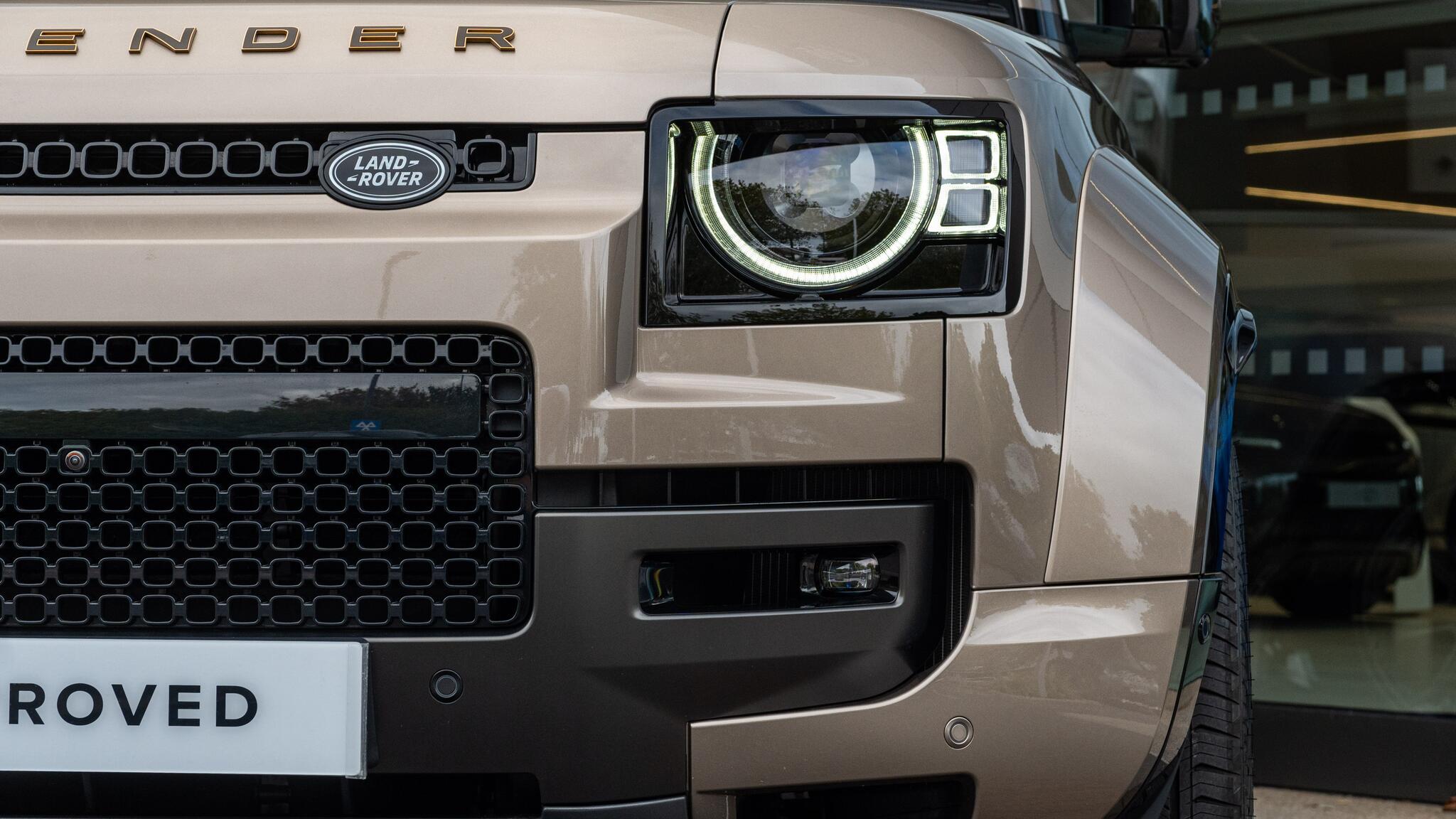 Land Rover Defender view 49
