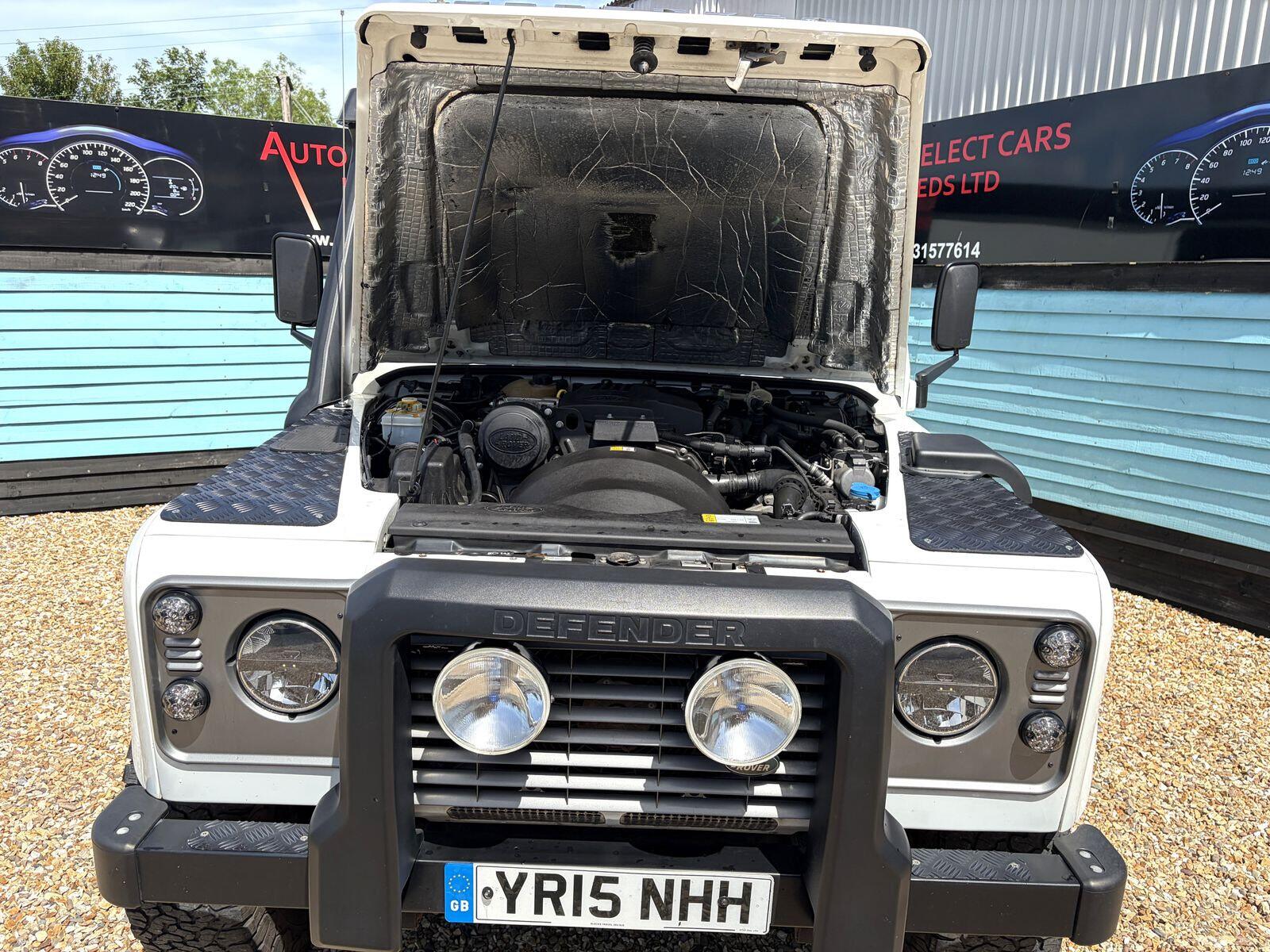 Land Rover Defender view 13