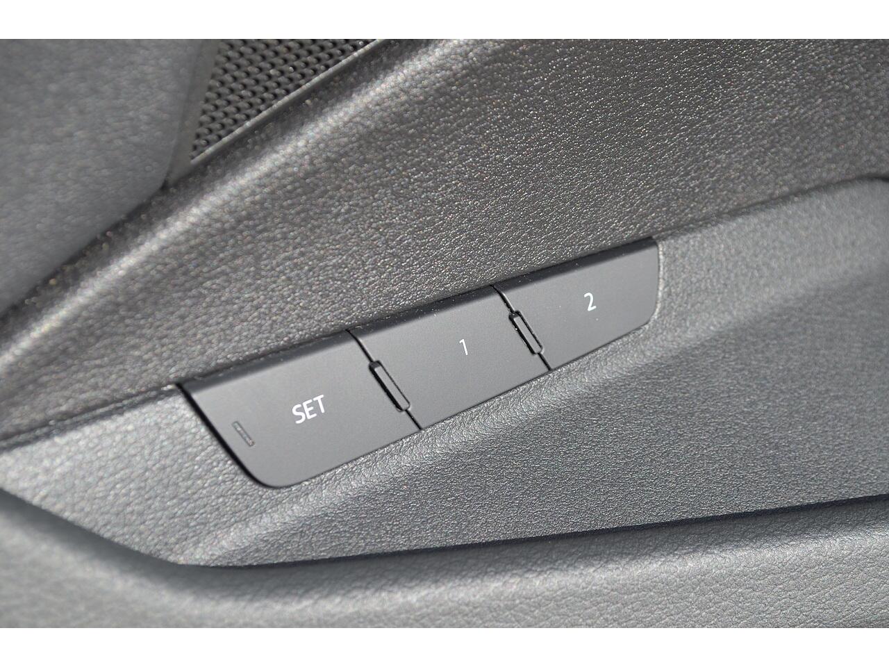 Audi E-Tron view 31