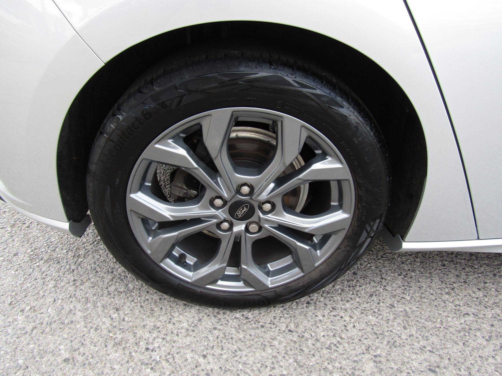 Ford Focus view 20