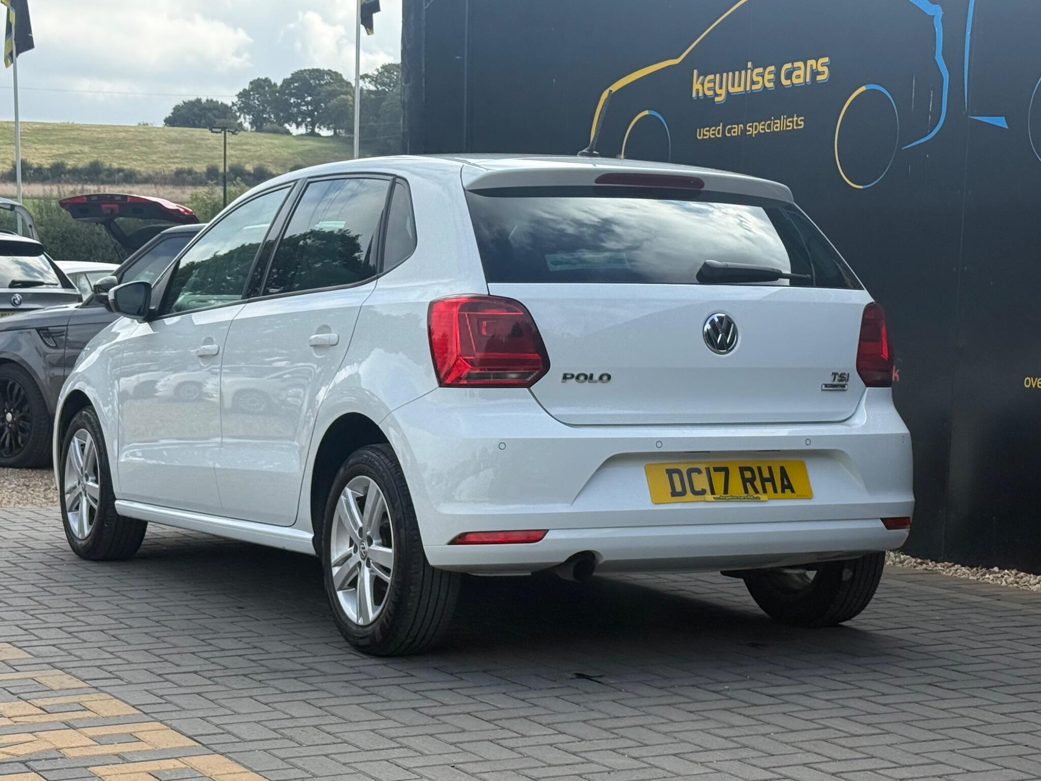 Volkswagen Polo view 3