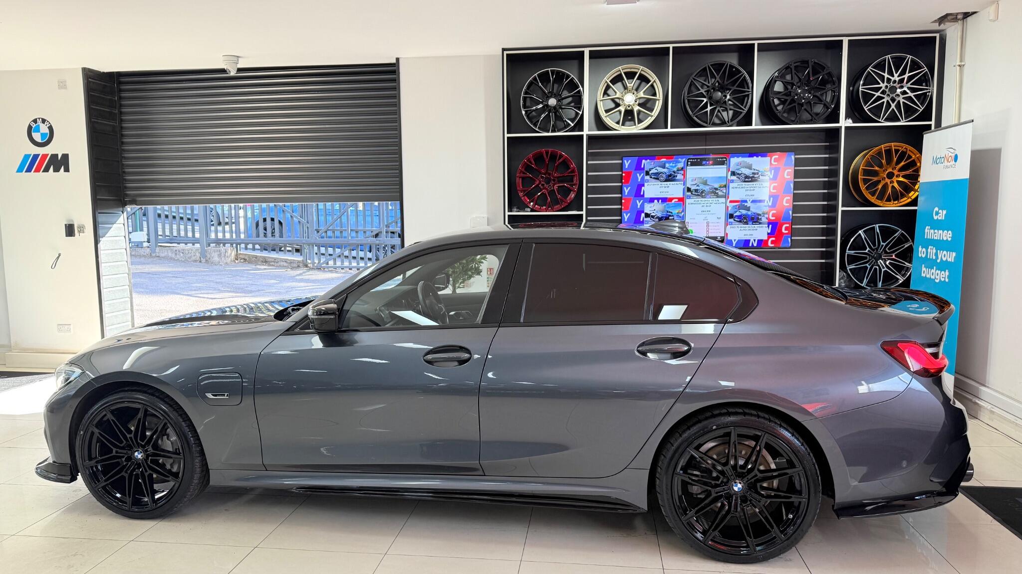 BMW 3 Series view 33